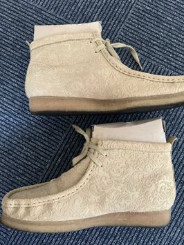 END. × Clarks originals Oxford Flowers Wallabee Boot 【人気の激安通販】 エンド×クラークスワラビーブーツOxfordFlowersBlackFloral ブーツ