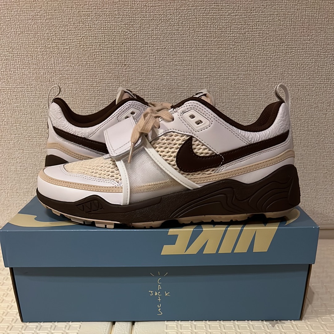Travis Scott × Nike Zoom Field Jaxx "White and Light Chocolate"