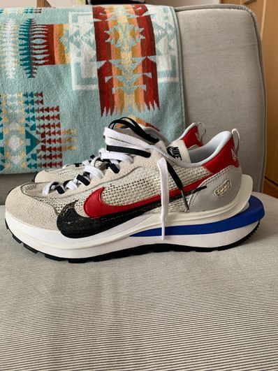 sacai × Nike Vapor Waffle "Royal Fuchsia"