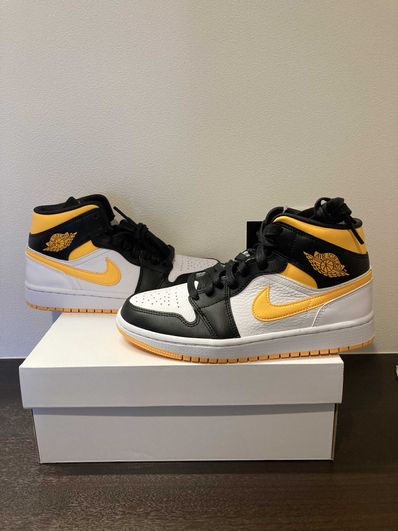 Nike Women's Air Jordan 1 Mid SE "Laser Orange Black"