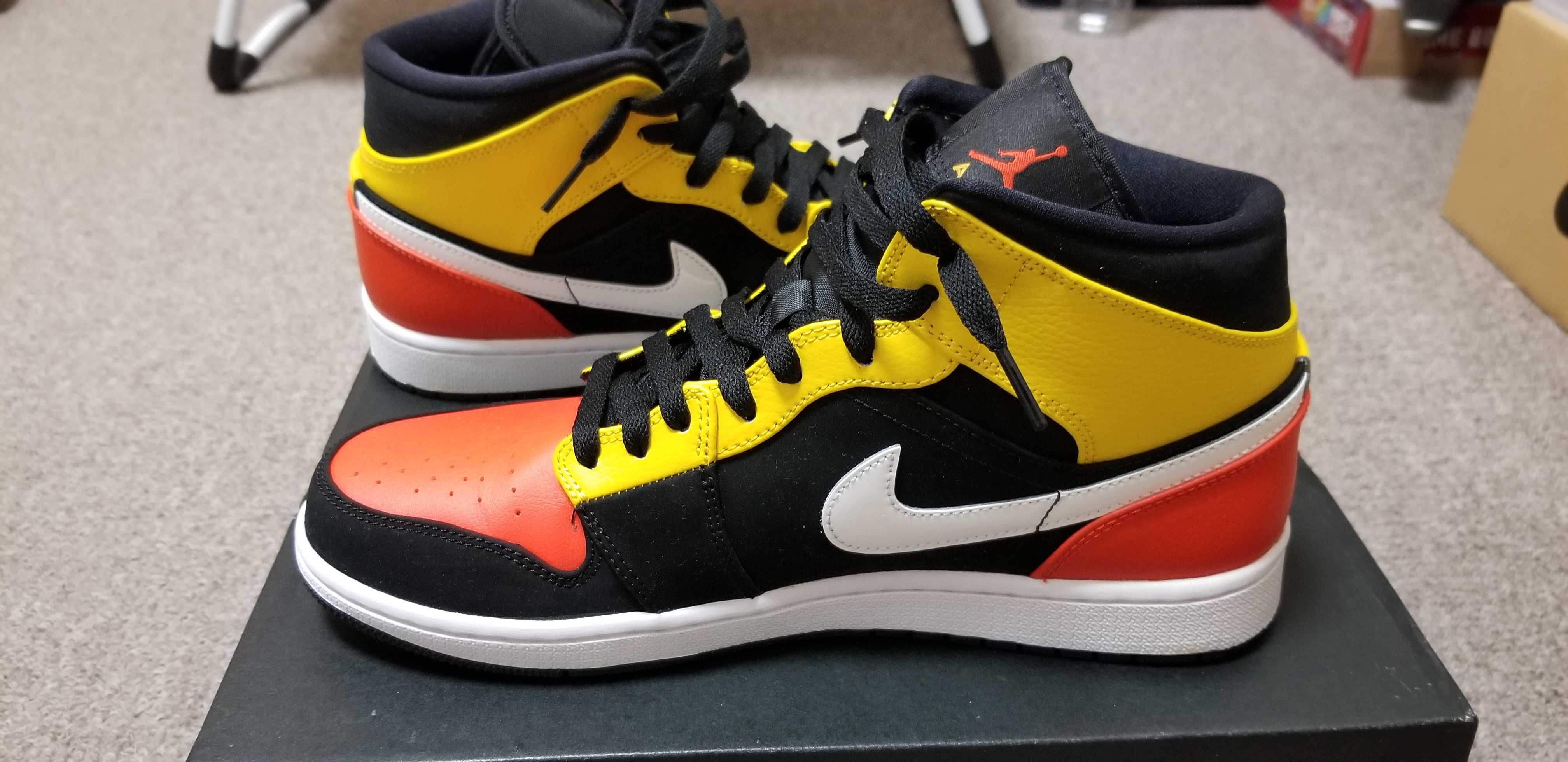 NIKE AIR JORDAN 1 MID SE "ROSWELL RAYGUNS"