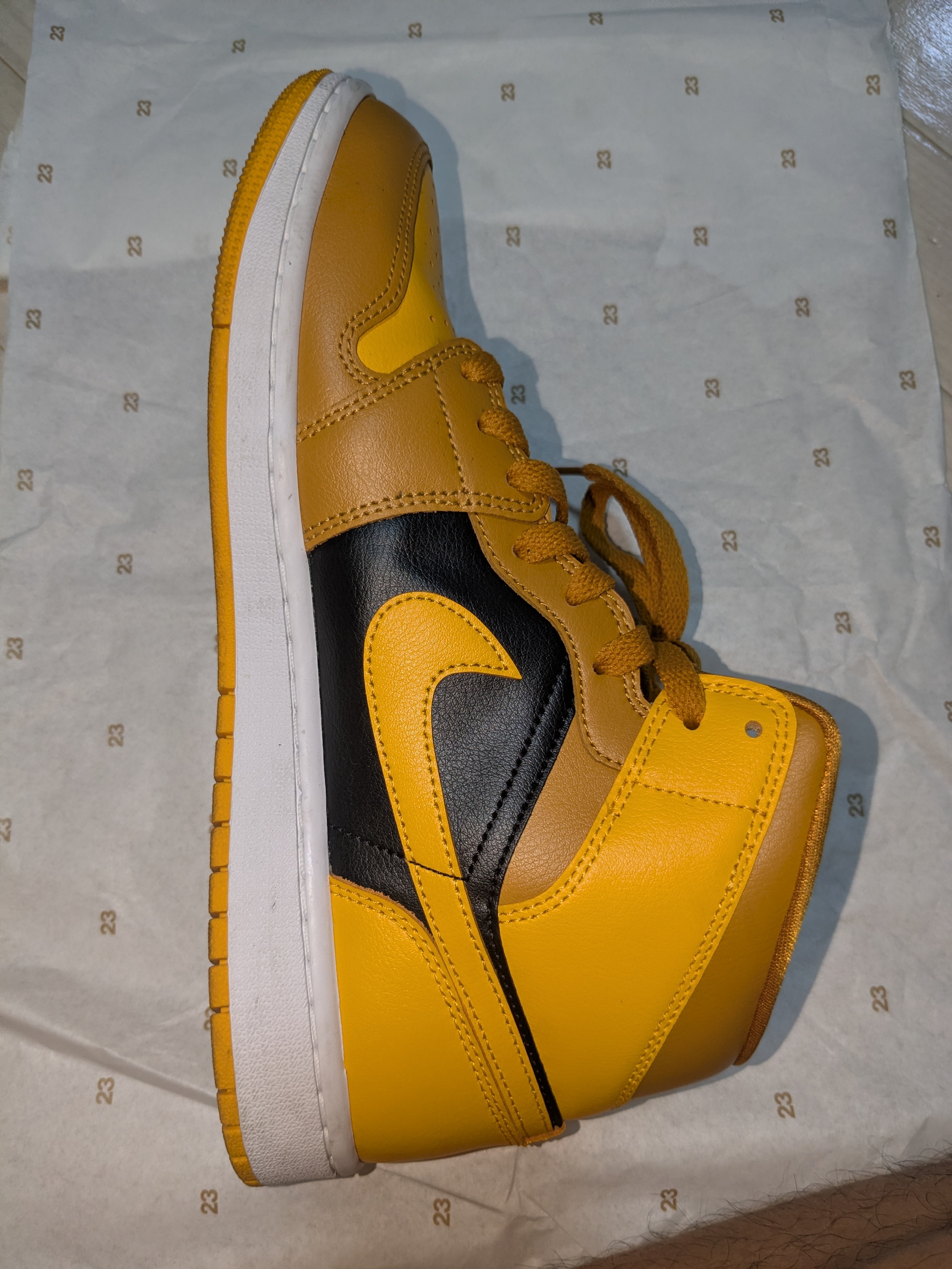 Nike Women's Air Jordan 1 Mid "University Gold"