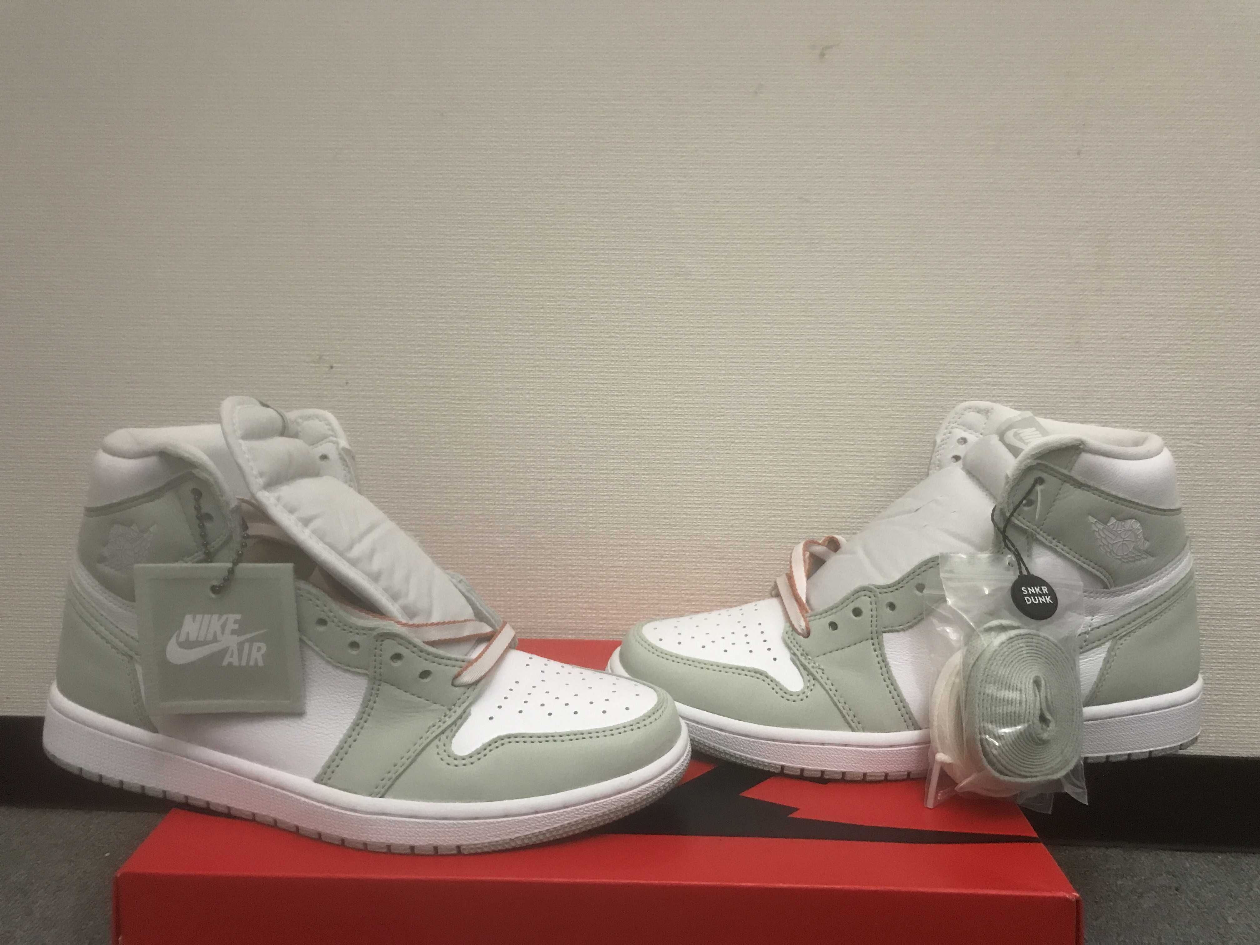 Nike Women's Air Jordan 1 High OG "Seafoam"