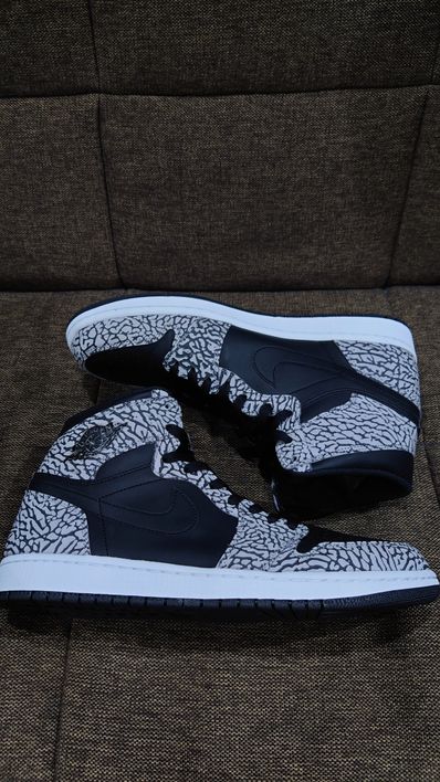 Nike Air Jordan 1 Retro High "Un-Supreme"