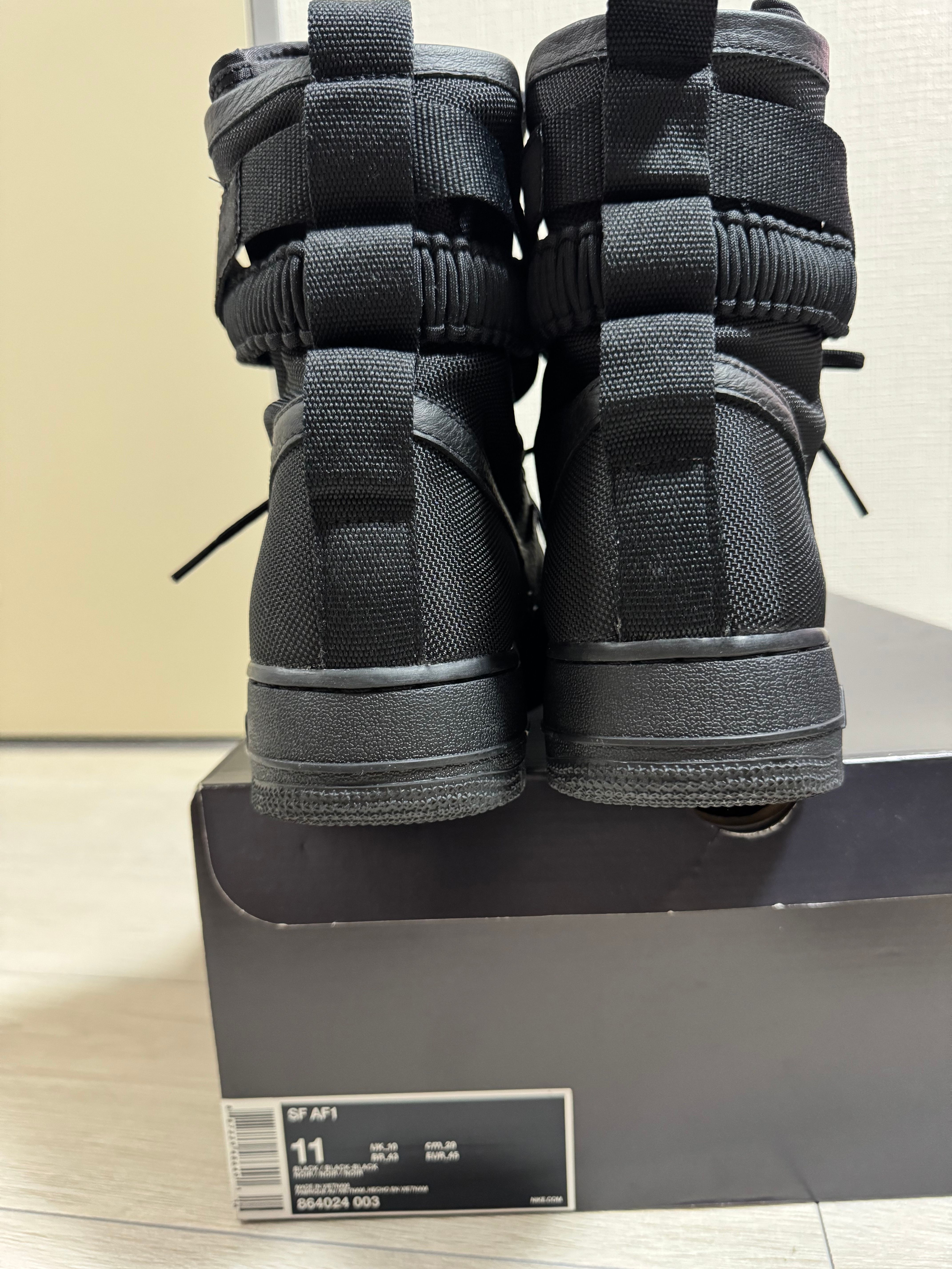 Nike Women's SF Air Force 1 High "Triple Black"