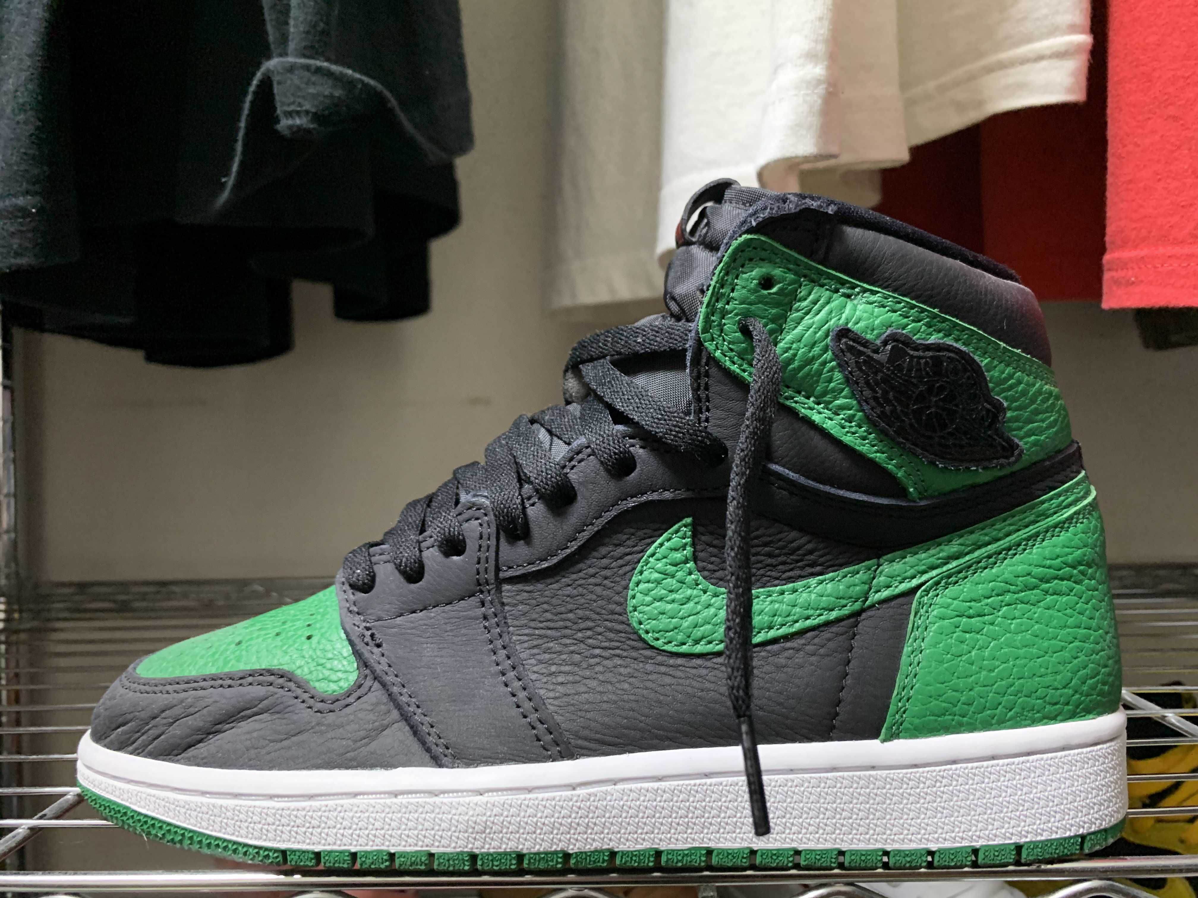 Nike Air Jordan 1 Retro High OG "Black/Pine Green" (2020)      