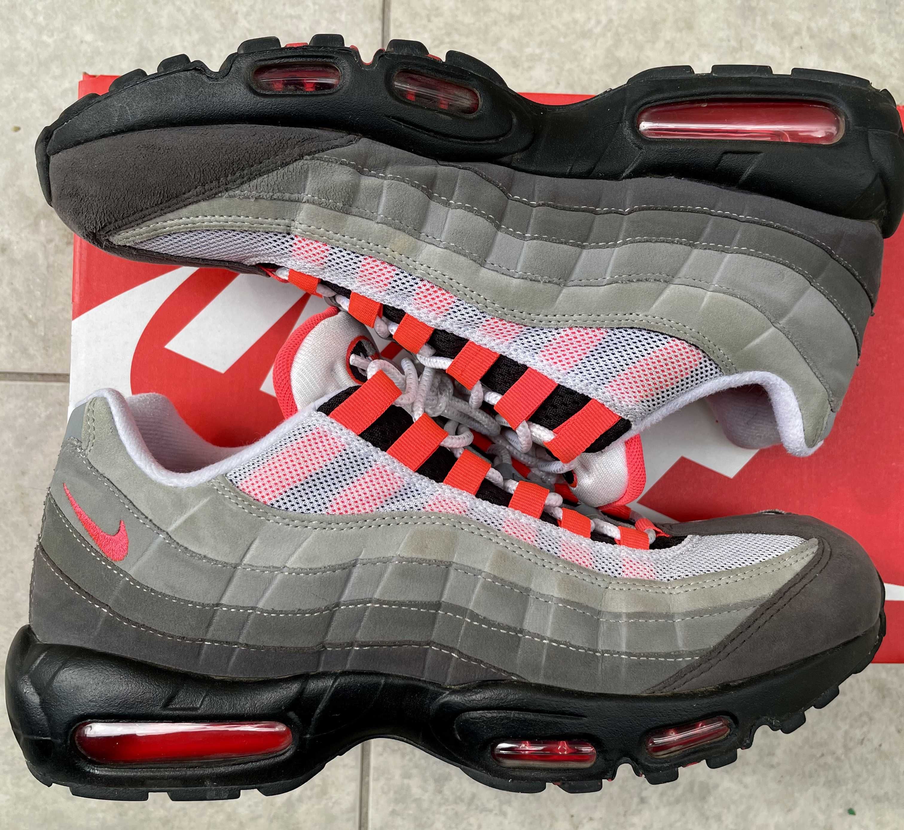 Nike Air Max 95 OG "White/Solar Red"