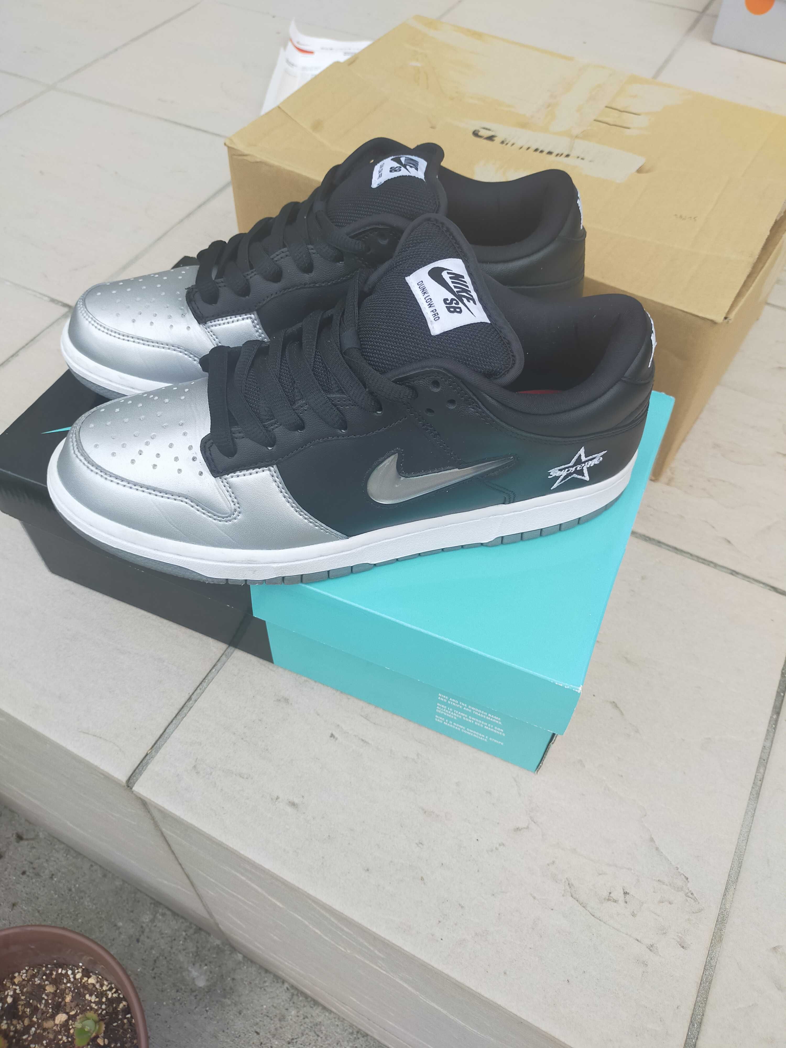 Supreme × Nike Dunk Low "Metallic Silver/Black"