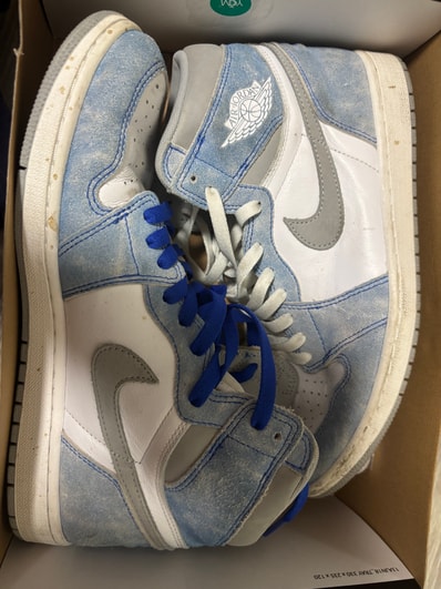 Nike Air Jordan 1 High OG "Hyper Royal"