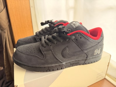 Supreme × Nike SB Dunk Low "Black" (25FW Week2)