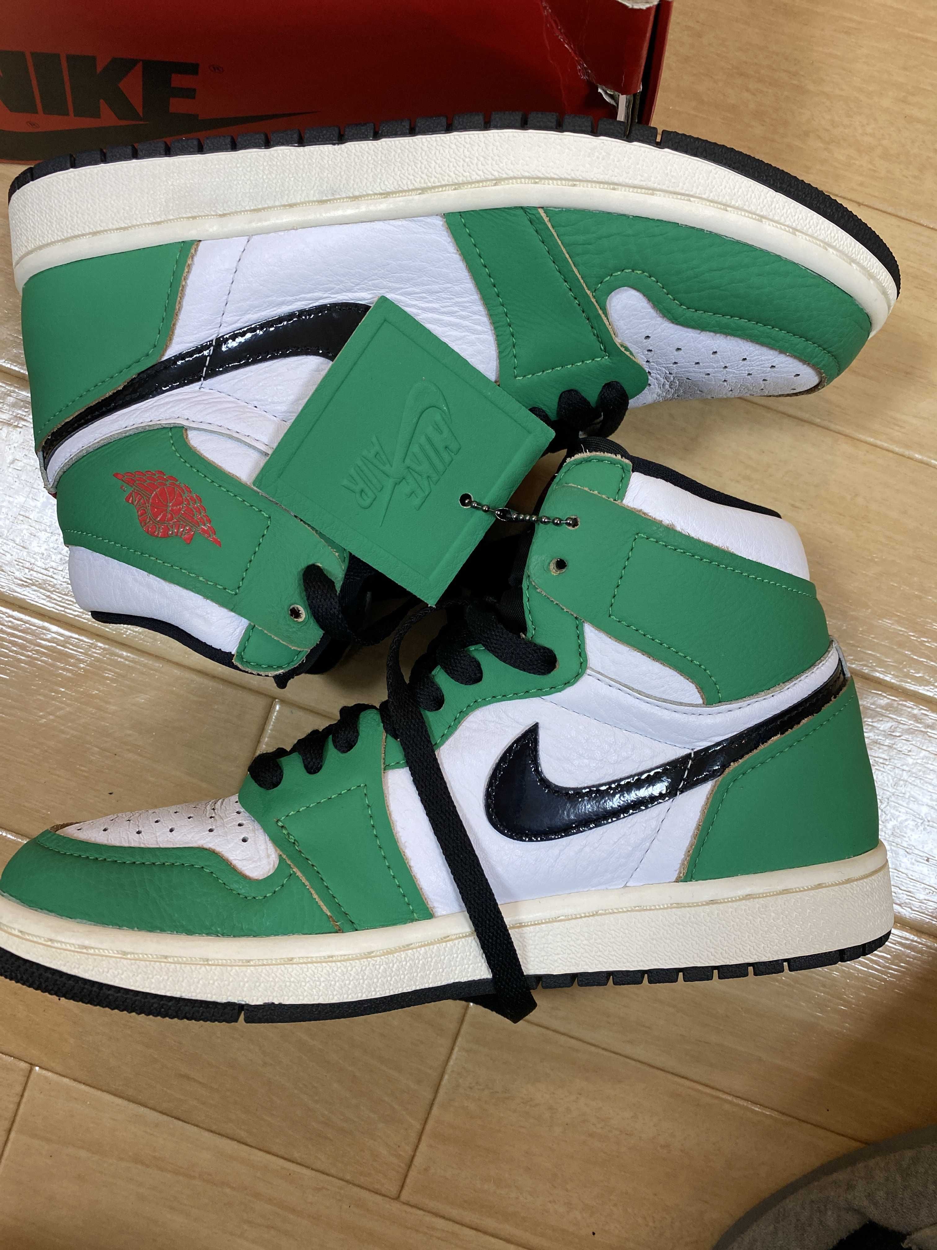 Nike Women's Air Jordan 1 High OG "Lucky Green/White-Sail-Black"