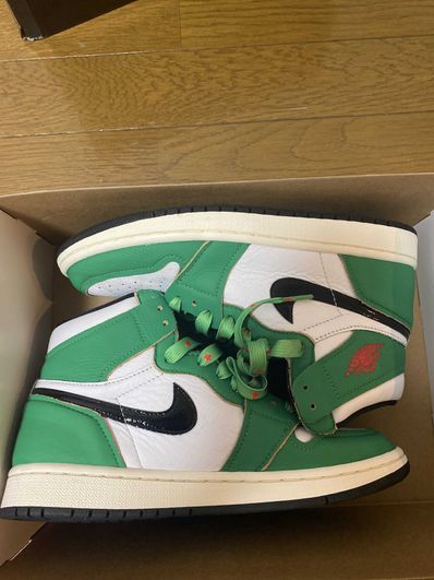 Nike Women's Air Jordan 1 High OG "Lucky Green/White-Sail-Black"