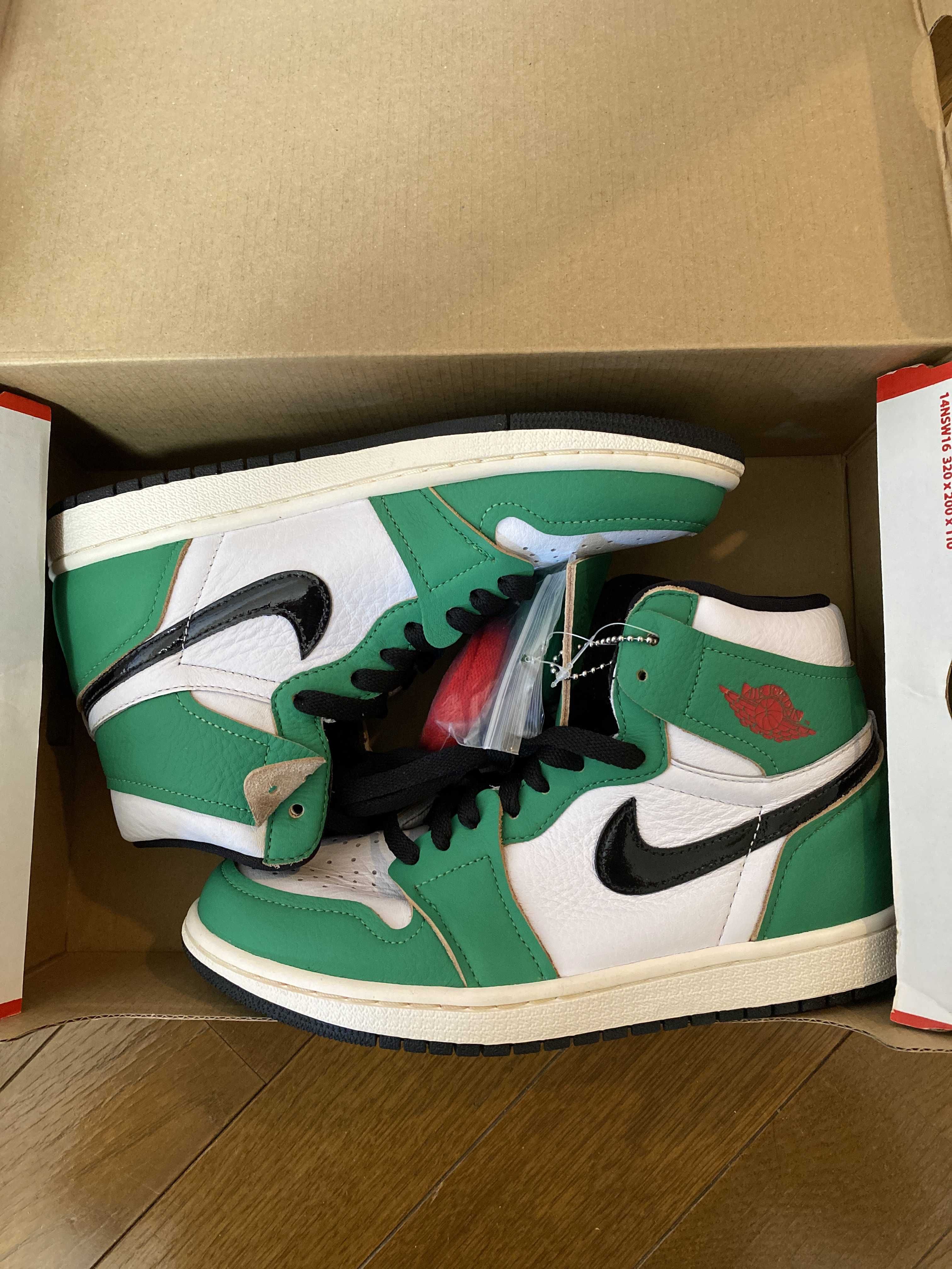 Nike Women's Air Jordan 1 High OG "Lucky Green/White-Sail-Black"