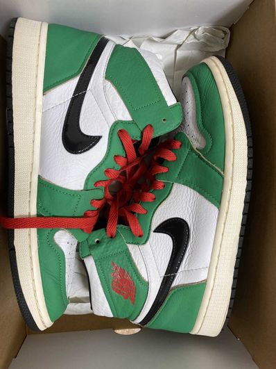 Nike Women's Air Jordan 1 High OG "Lucky Green/White-Sail-Black"