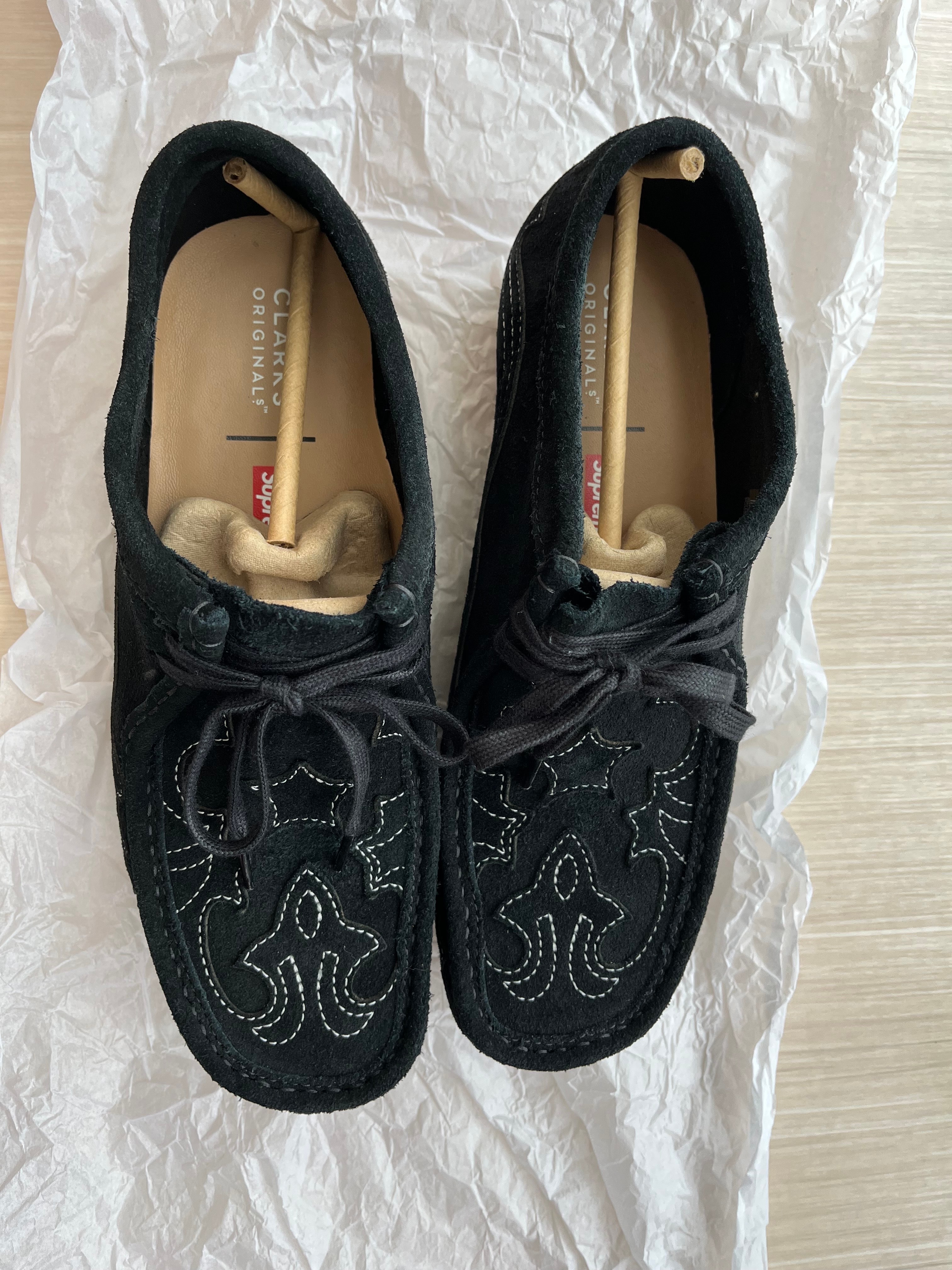 Supreme × Clarks Wallabee "Black"