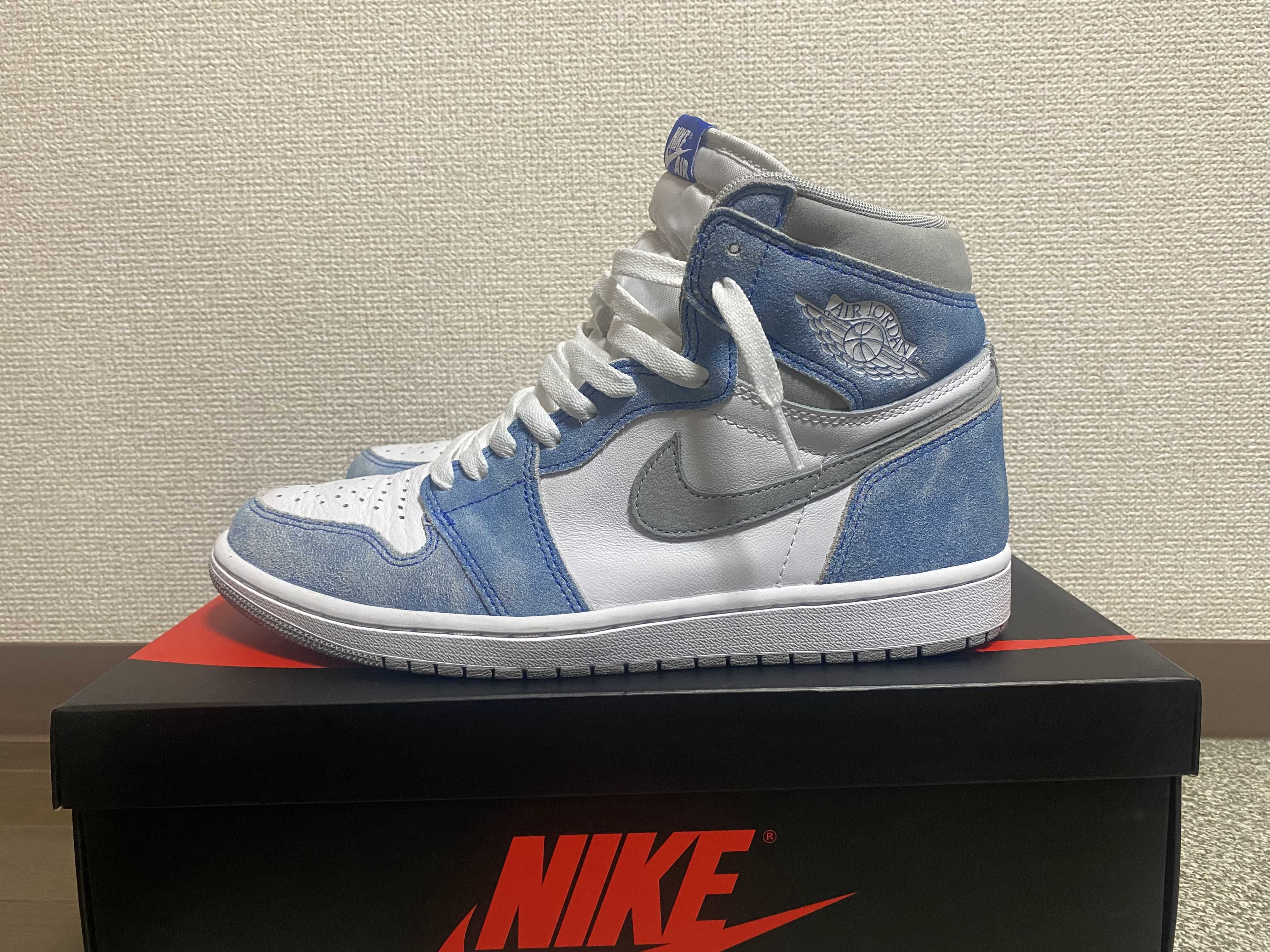 Nike Air Jordan 1 High OG "Hyper Royal"