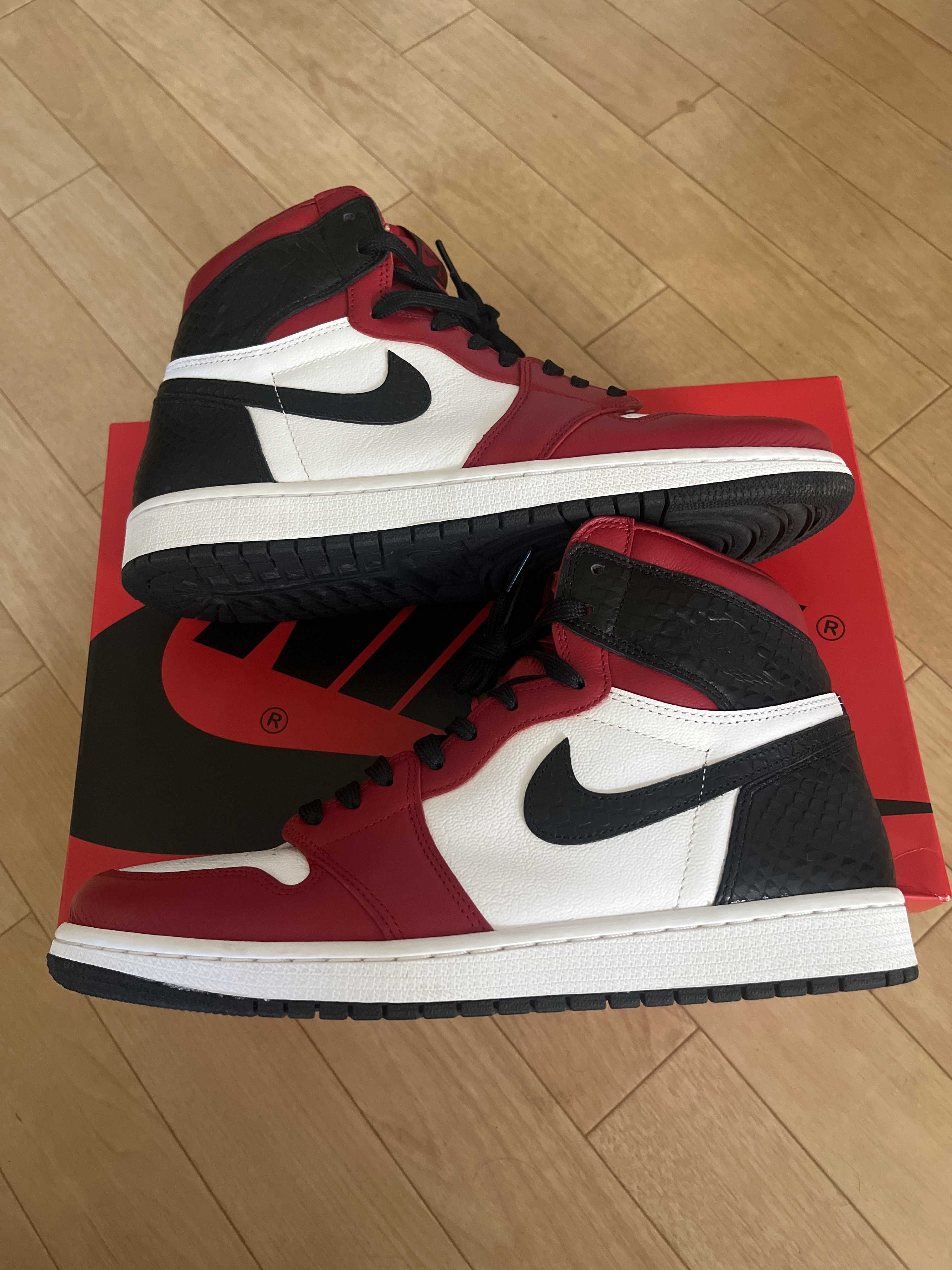 Nike Women's Air Jordan 1 High OG "Satin Red"