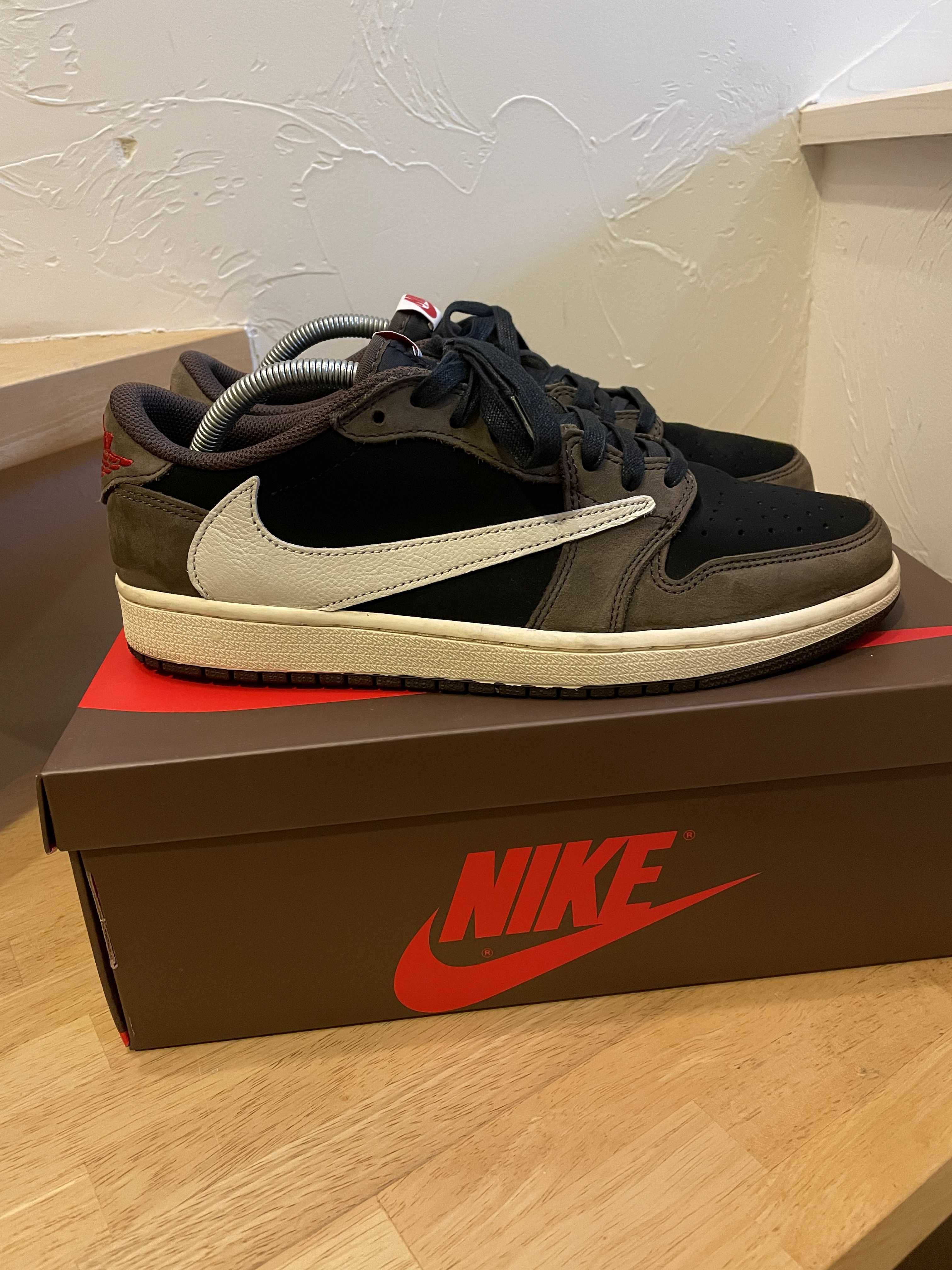 Travis Scott × Nike Air Jordan 1 Low OG SP-T "Black/Dark Mocha"