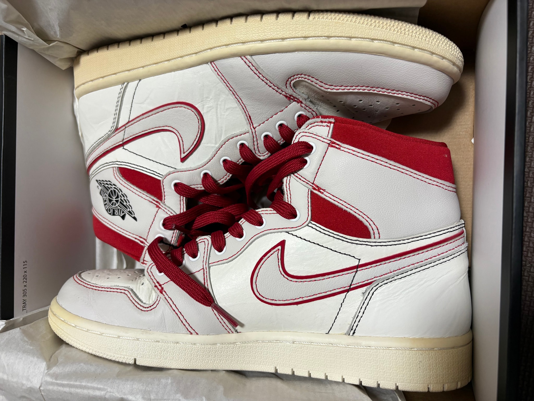 Nike Air Jordan 1 Retro High OG "Sail/University Red"