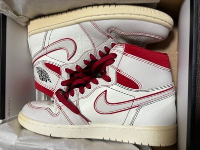 Nike Air Jordan 1 Retro High OG "Sail/University Red"