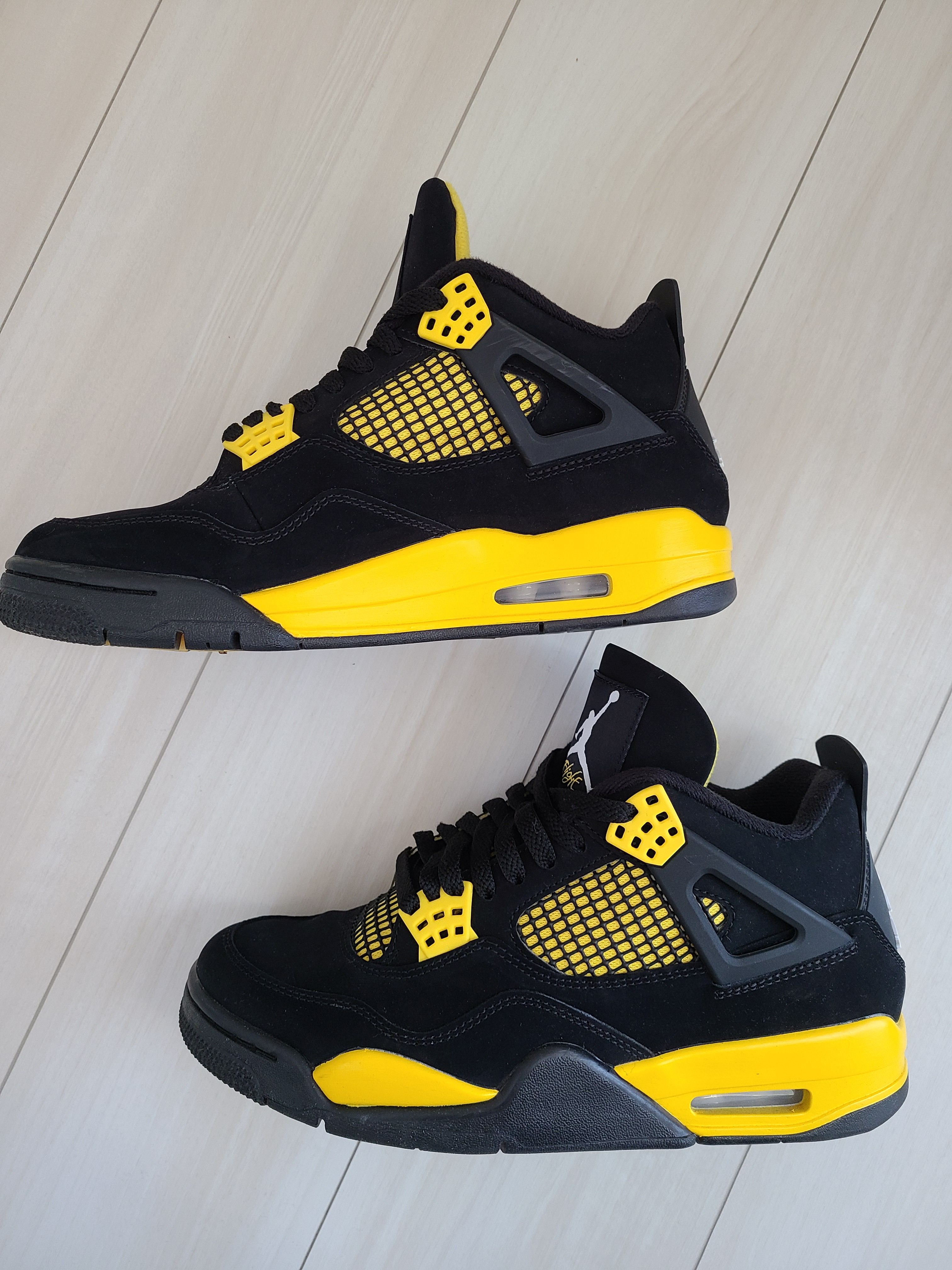 Nike Air Jordan 4 Retro "Thunder"(2023)