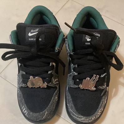 There Skateboards × Nike SB Dunk Low Pro "Anthracite and Gorge Green"