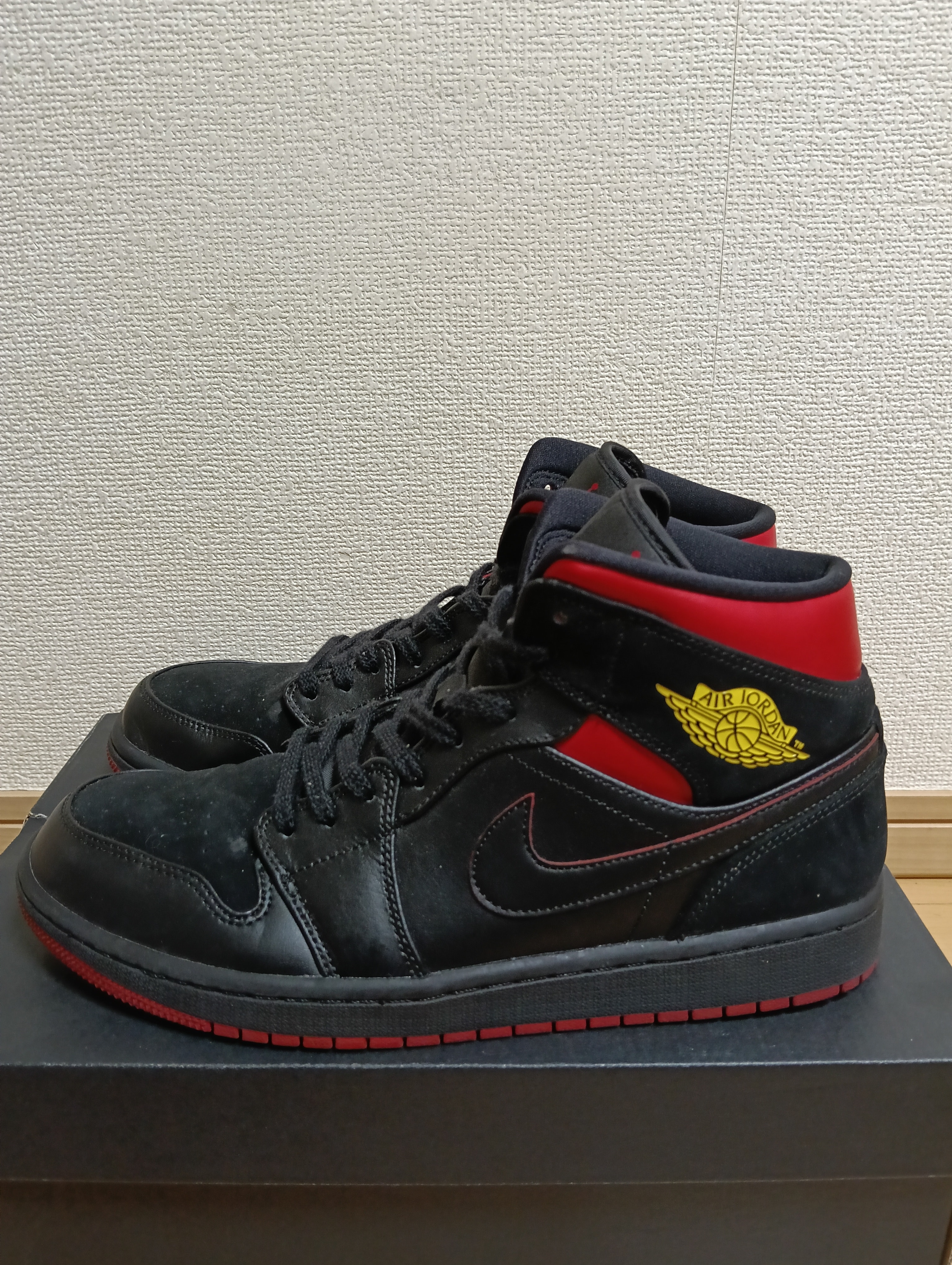 Nike Air Jordan 1 Mid "Last Shot"
