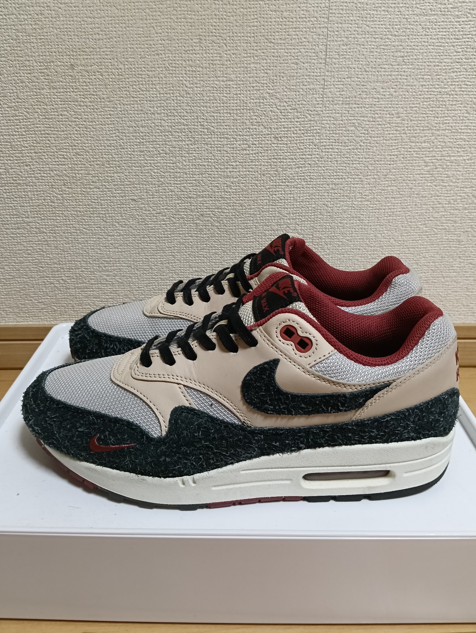 トラヴィススコット × ナイキ エアマックス1 