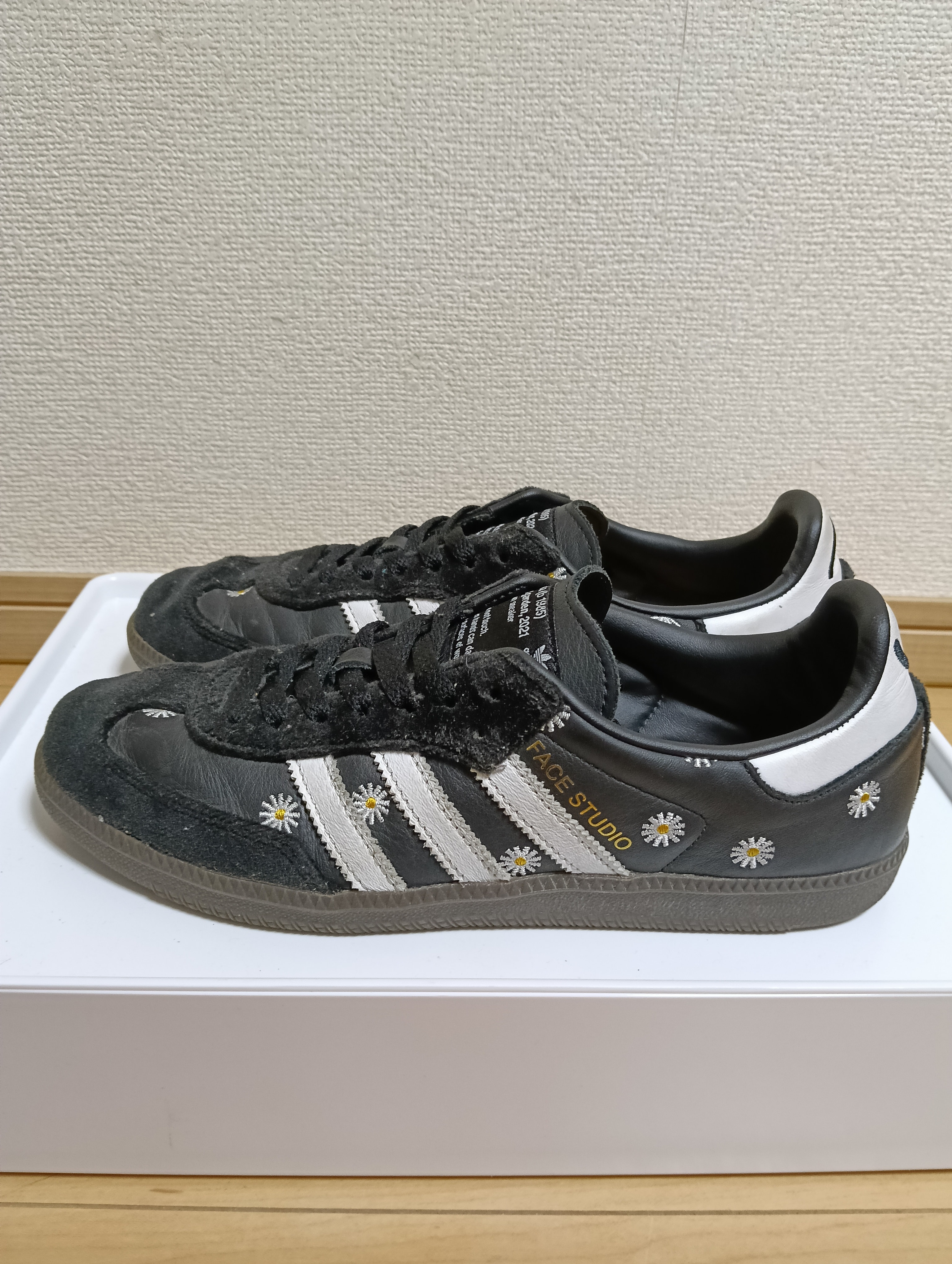 アトモス × フェイス × アディダス サンバ "コアブラック/フットウェアホワイト"