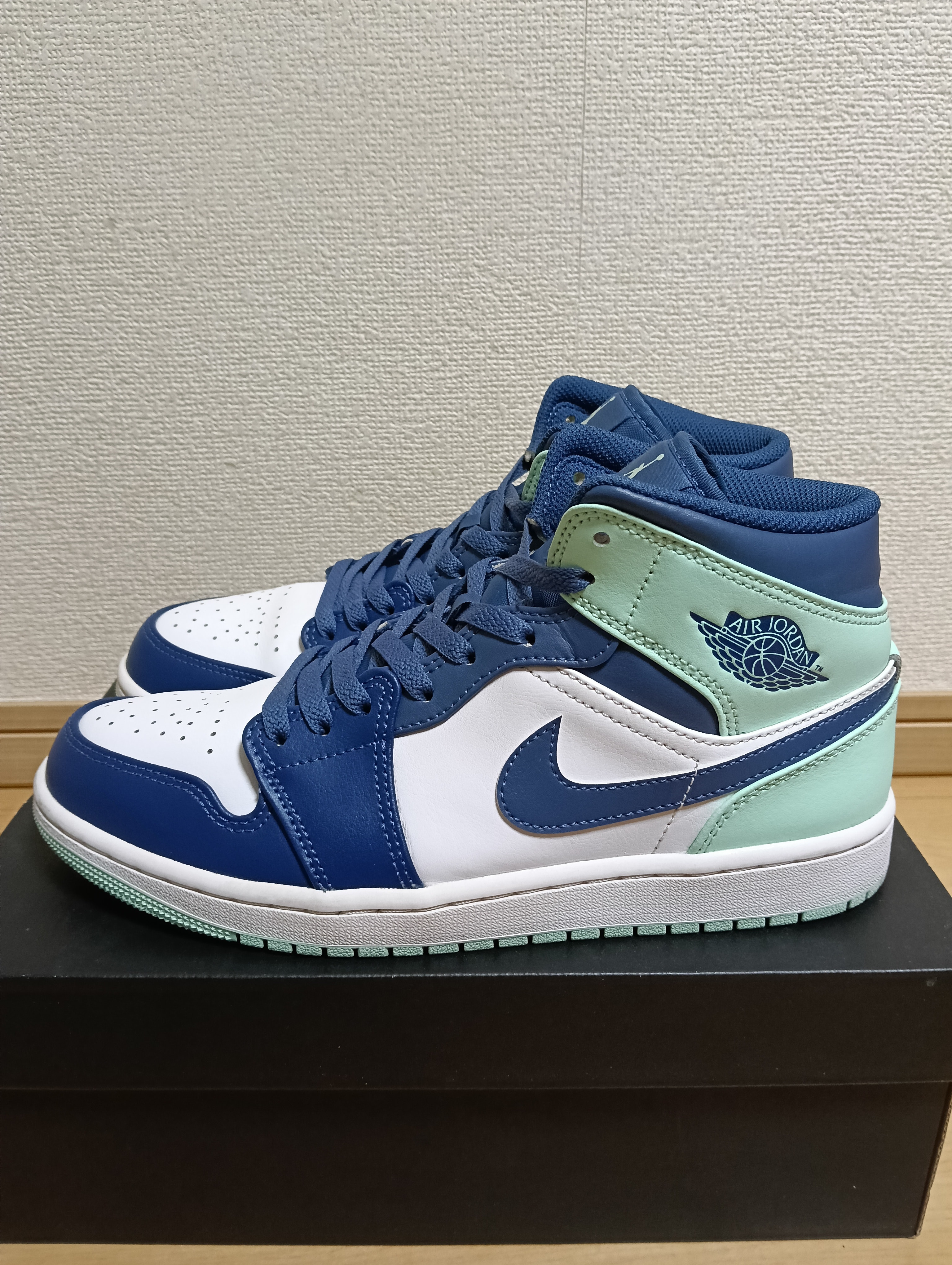 Nike Air Jordan 1 Mid "Blue Mint"