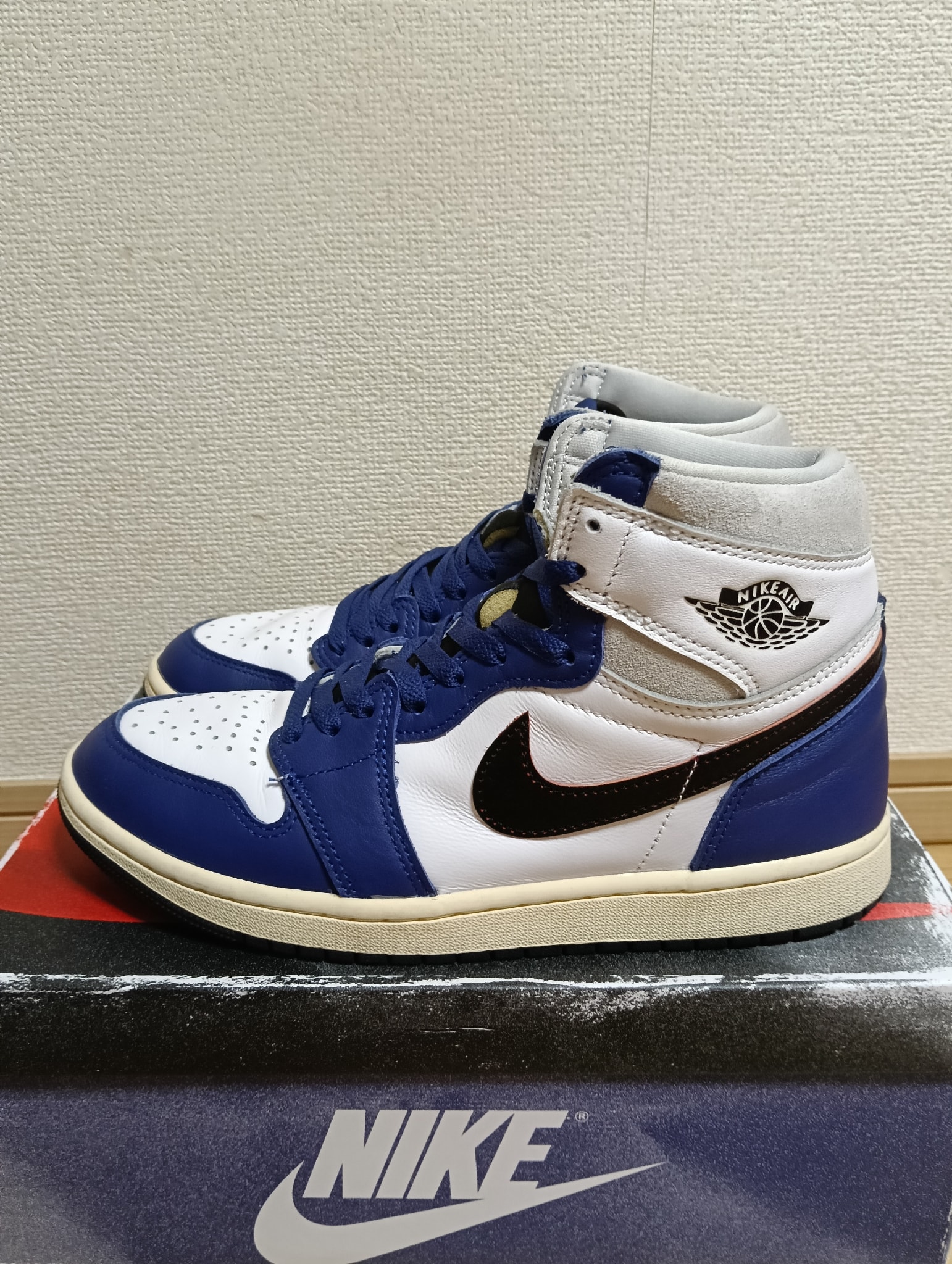 Nike Air Jordan 1 High OG Rare Air "Deep Royal Blue"