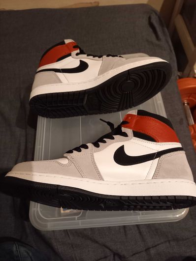 Nike Air Jordan 1 High OG "White/Black/Light Smoke Grey"