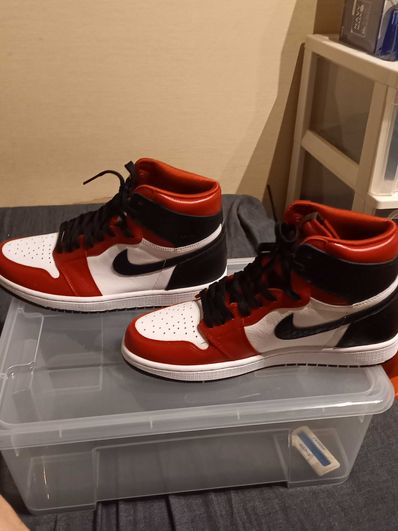 Nike Women's Air Jordan 1 High OG "Satin Red"