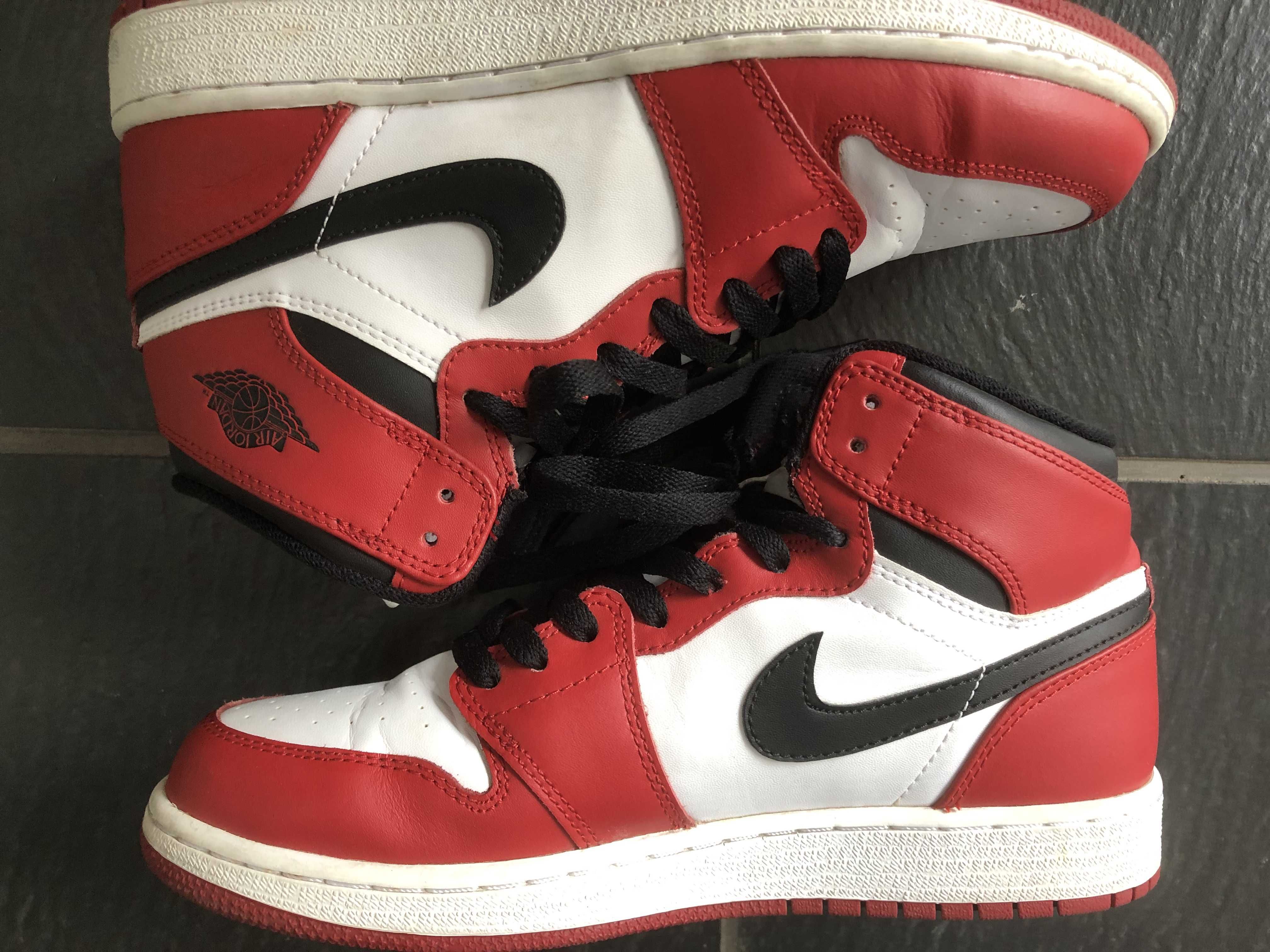 Nike GS Air Jordan 1 Retro "Chicago" (2013)