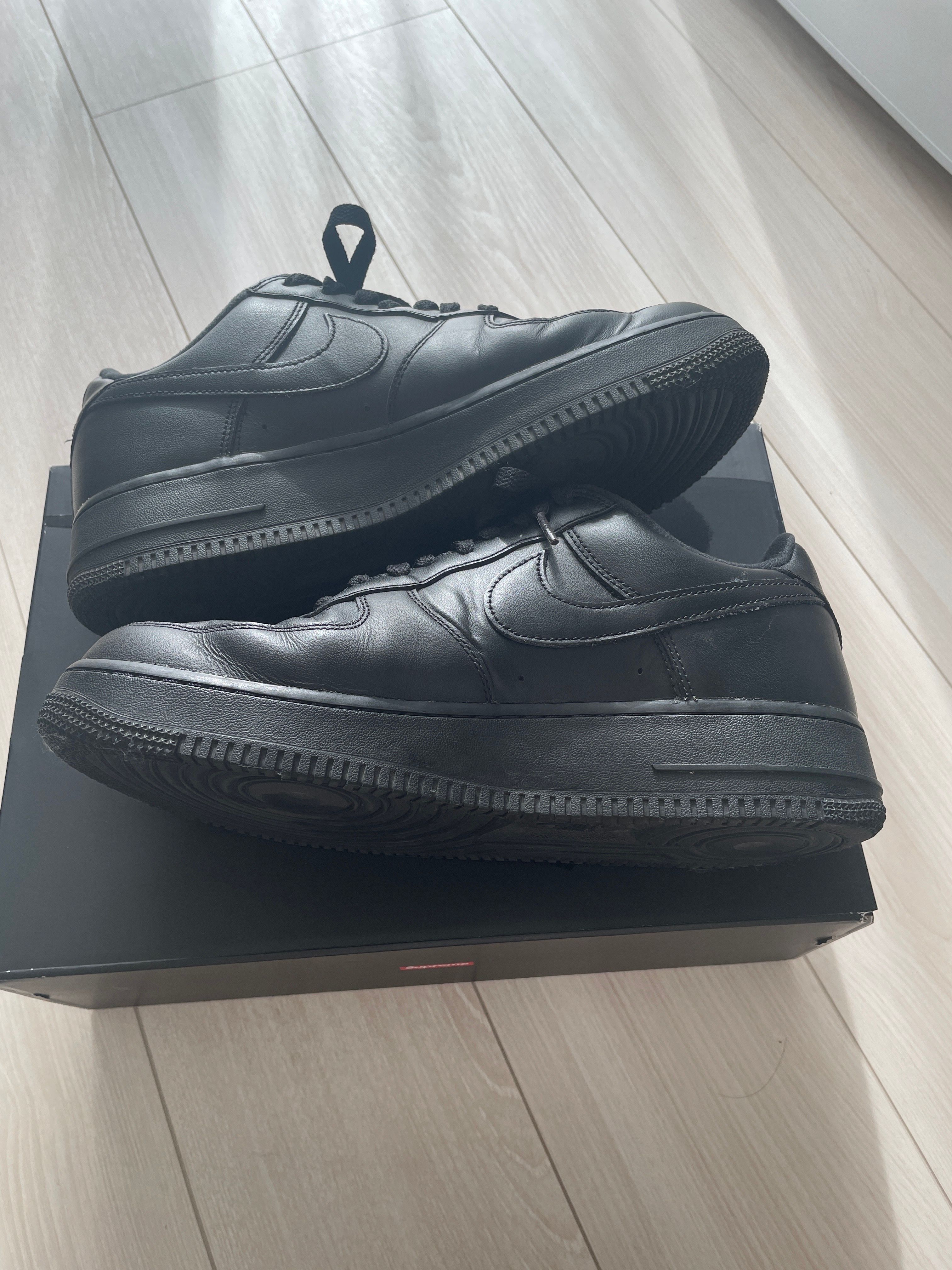 Supreme × Nike Air Force 1 Low "Black"