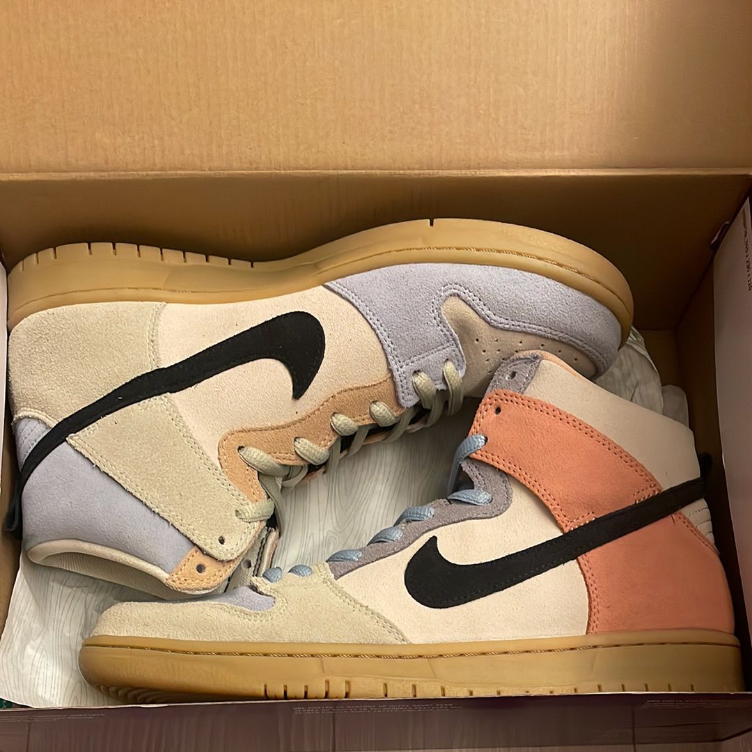 Nike SB Dunk High "Easter Spectrum"