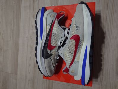 sacai × Nike Vapor Waffle "Royal Fuchsia"