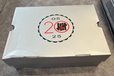 UNDEFEATED × Nike Air Jordan 4 Retro "Deep Green" (2025)