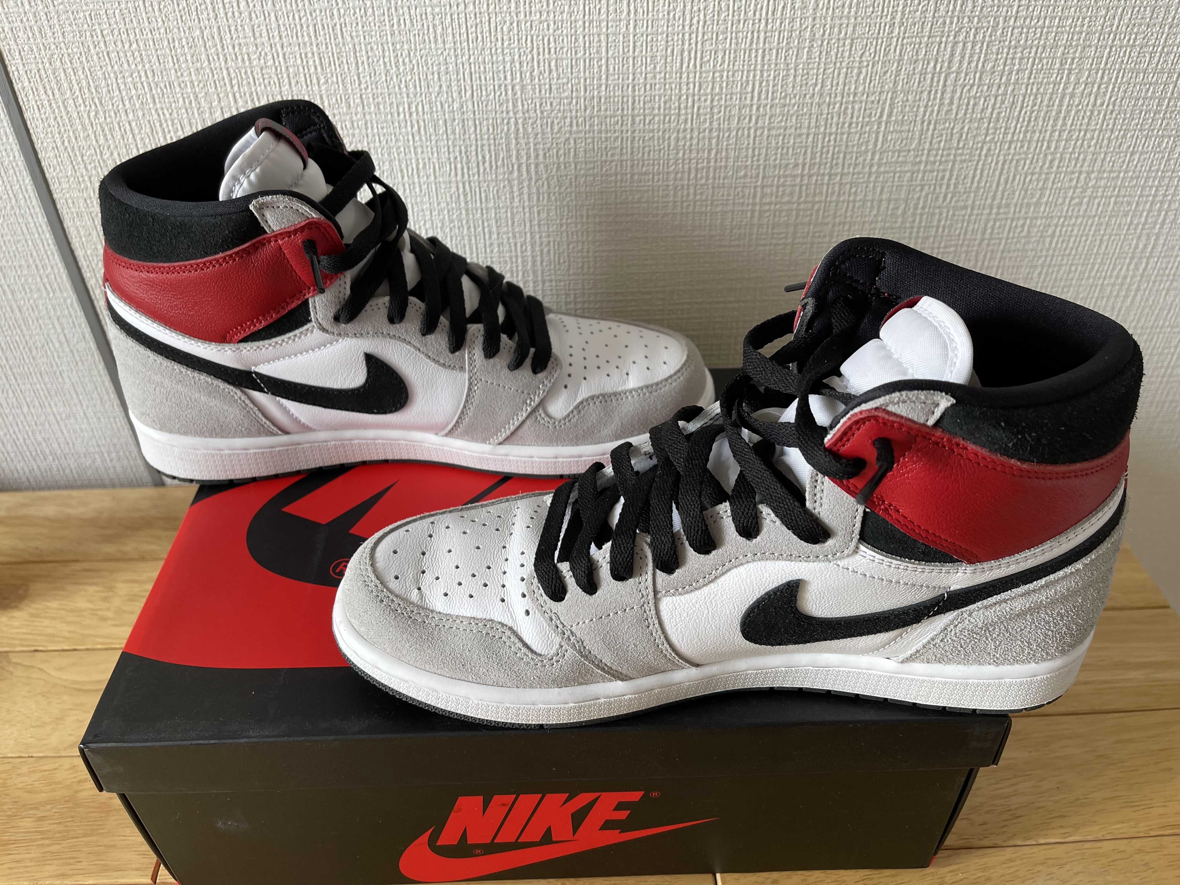 Nike Air Jordan 1 High OG "White/Black/Light Smoke Grey"