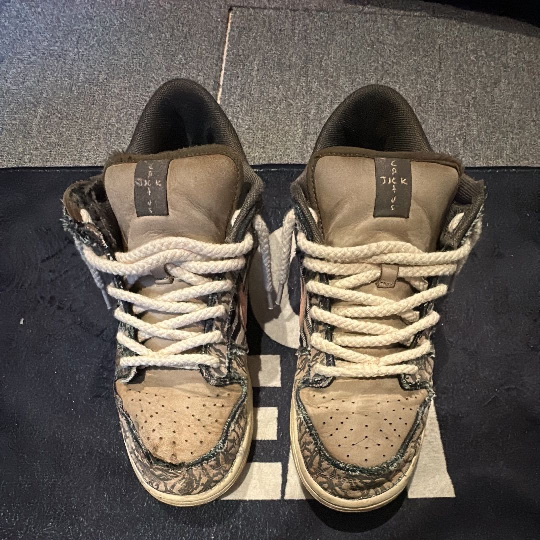 Travis Scott × Nike SB Dunk Low "Black/Parachute Beige"