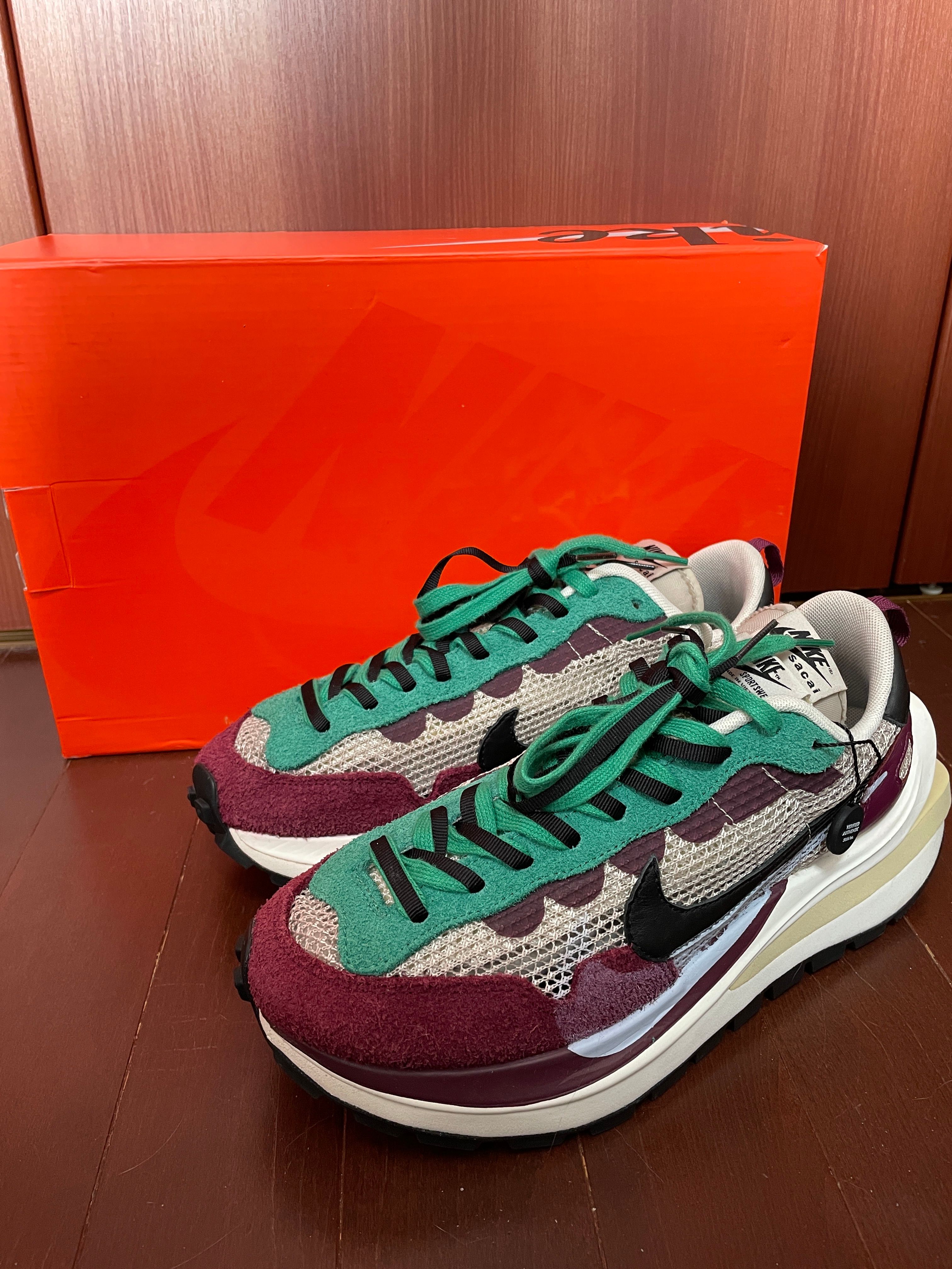 sacai × Nike Vapor Waffle "String/Red/Green"