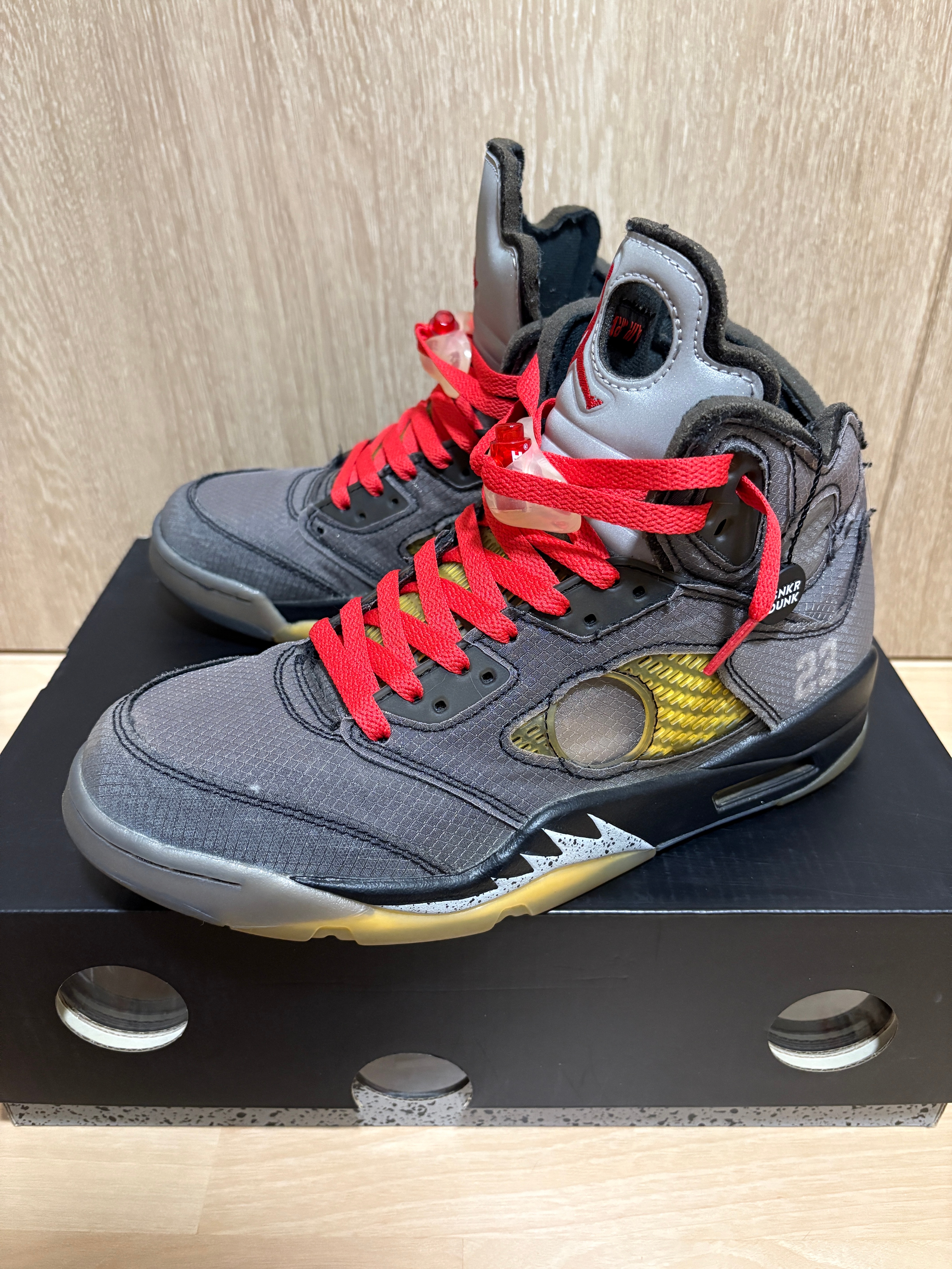 Off-White × Nike Air Jordan 5 "Black/Muslin/Fire Red"