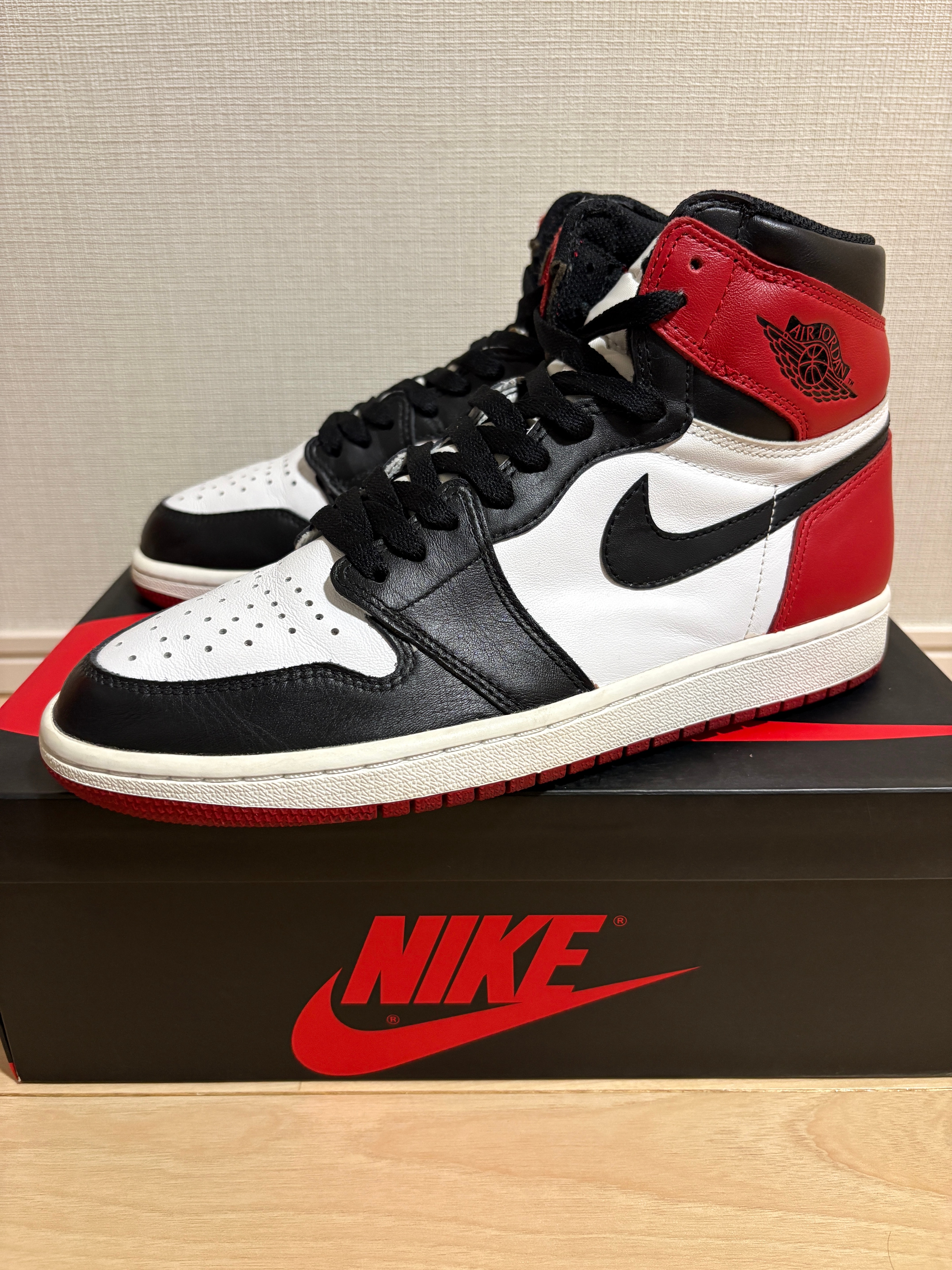 Nike Air Jordan 1 Retro High OG "Black Toe"