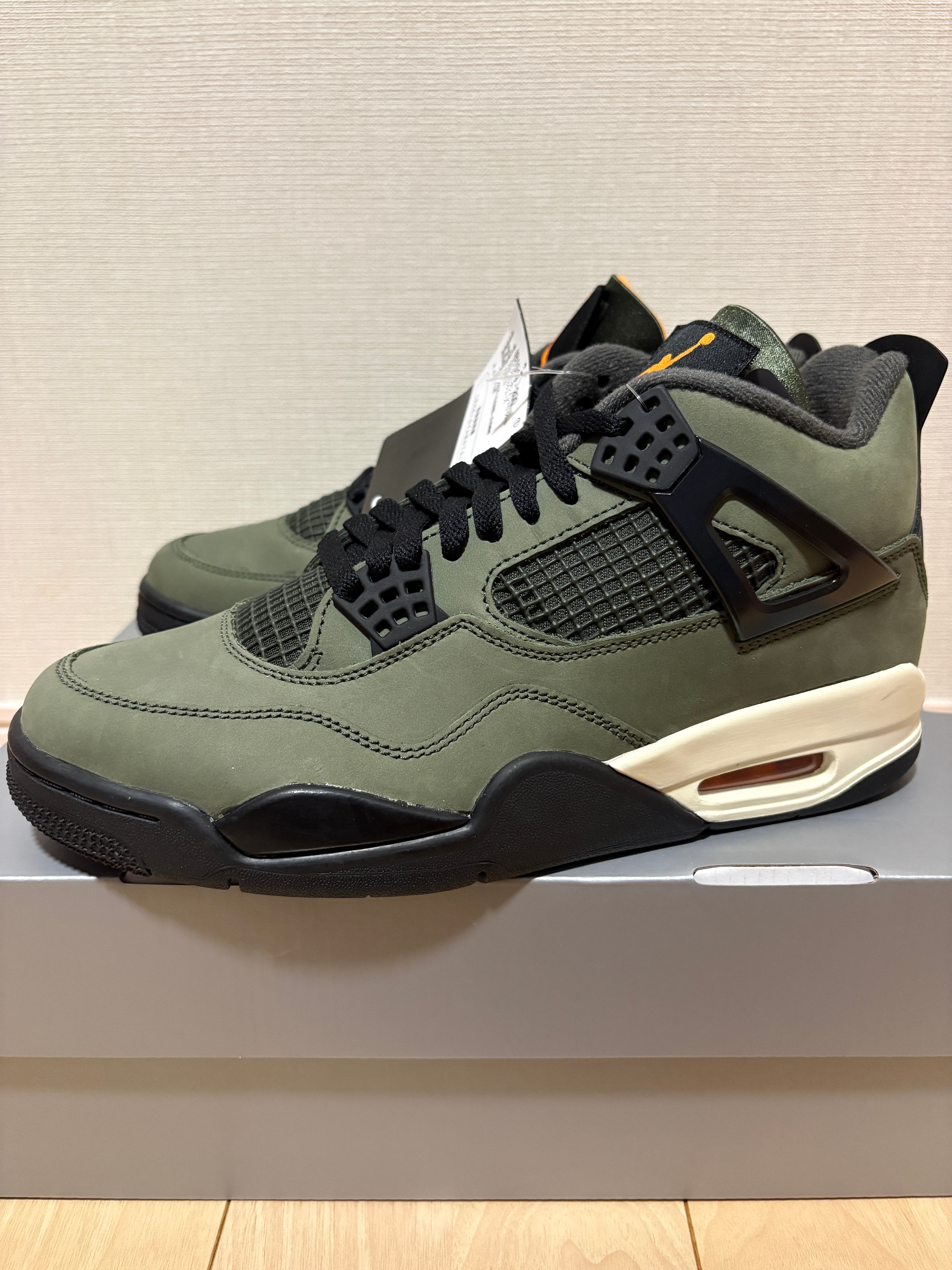 アンディフィーテッド × ナイキ エアジョーダン4 レトロ 