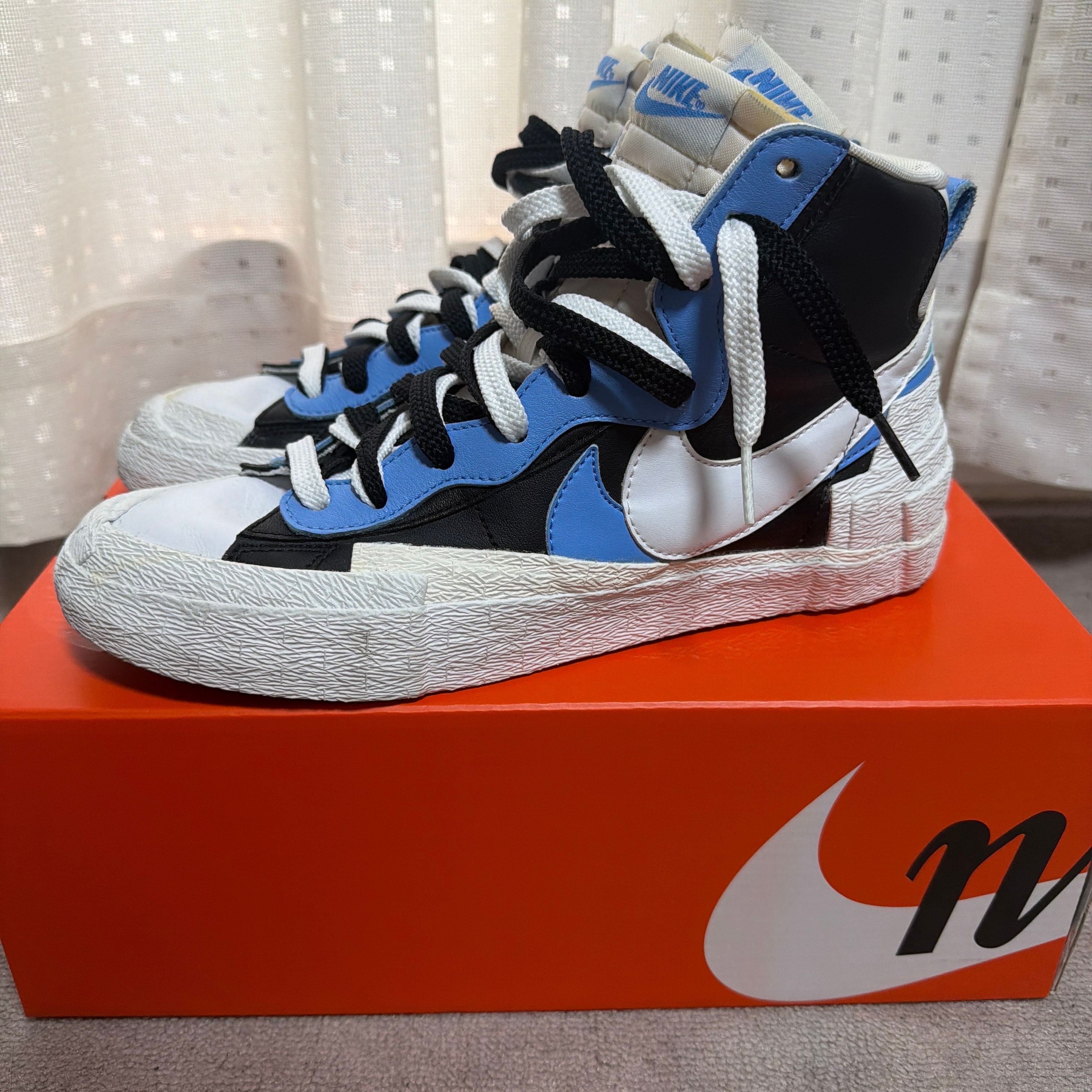 sacai × NIKE BLAZER MID "BLACK / BLUE"
