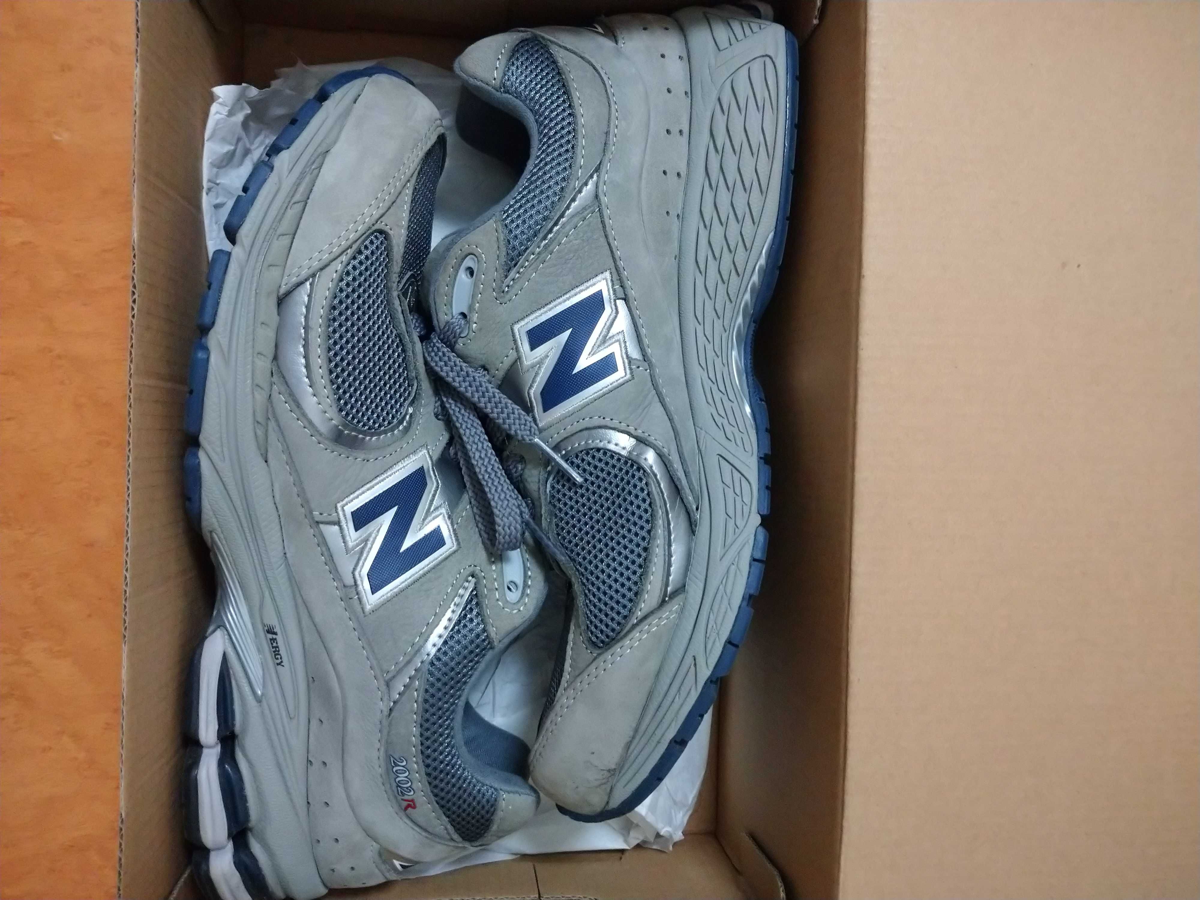 New Balance 2002R "Gray"