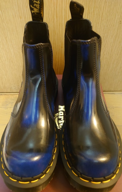 Dr.Martens MIE 2976 Chelsea Boots "Black/DMS Blue"