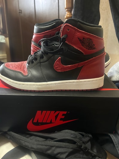 Nike Air Jordan 1 Retro High OG "Bred/Banned"