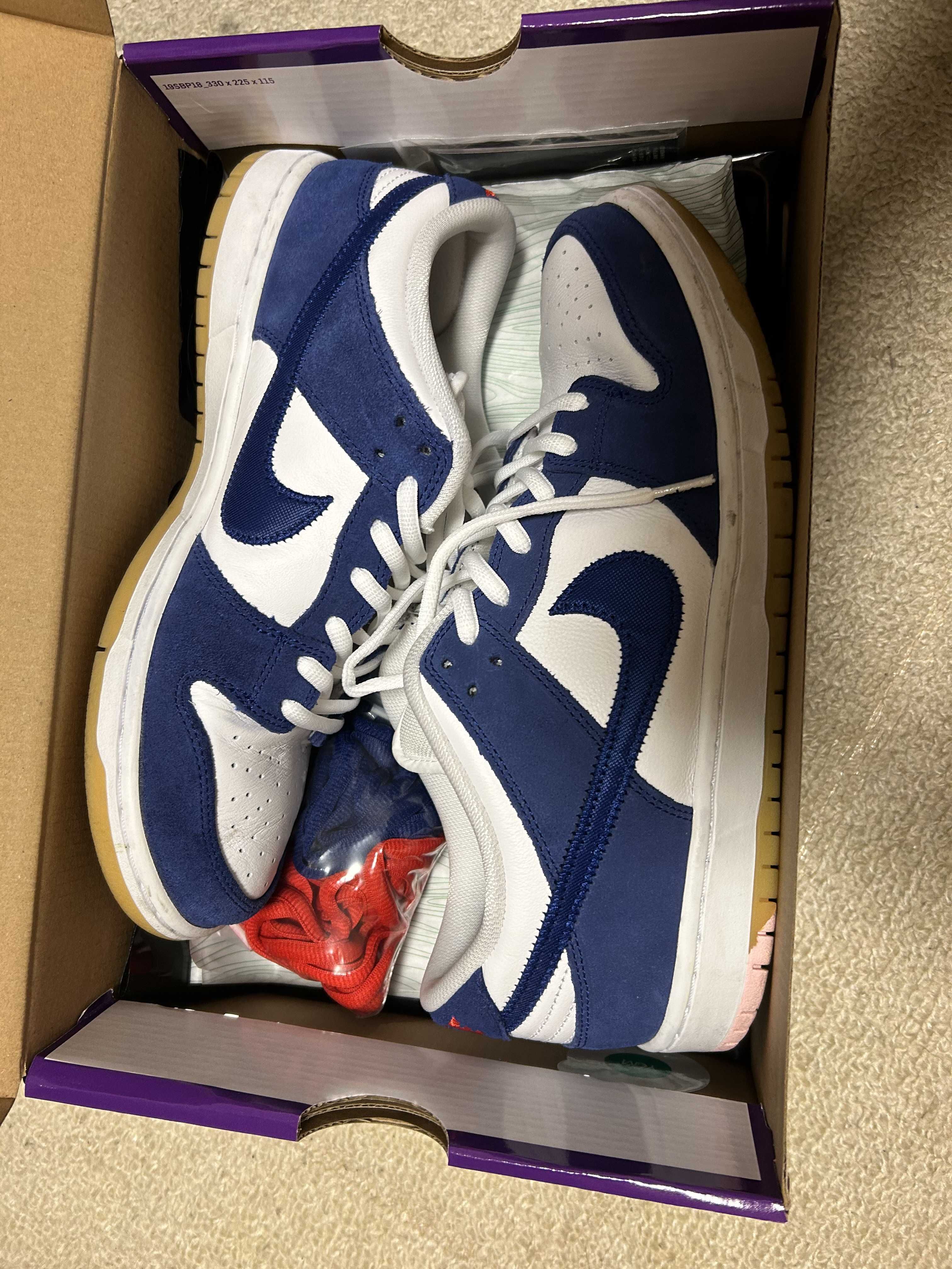 Nike SB Dunk Low "Los Angeles Dodgers/Deep Royal Blue"