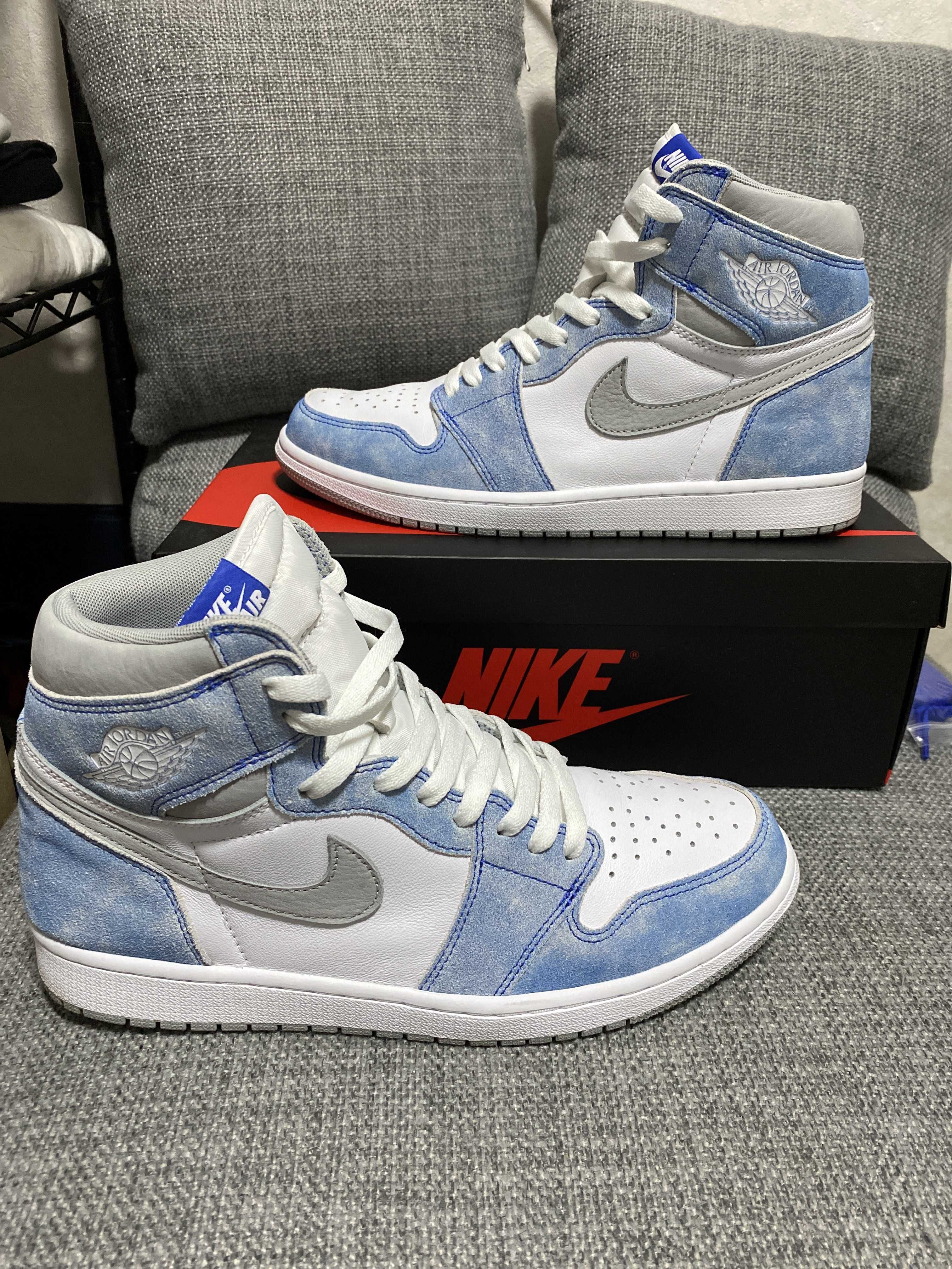Nike Air Jordan 1 High OG "Hyper Royal"